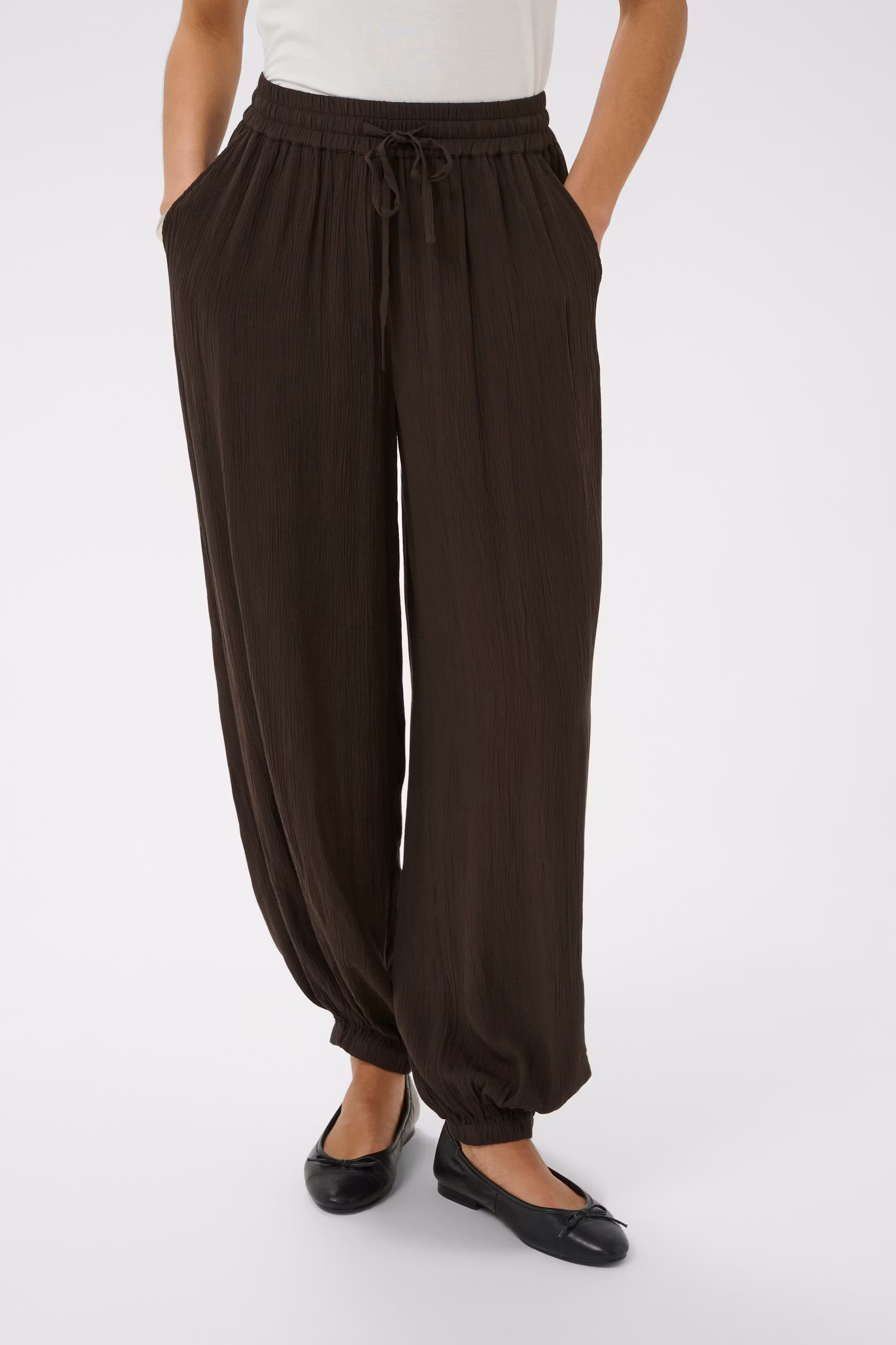 KAmeredith Bukser LOOKBOOK FRONT 10512425-190915