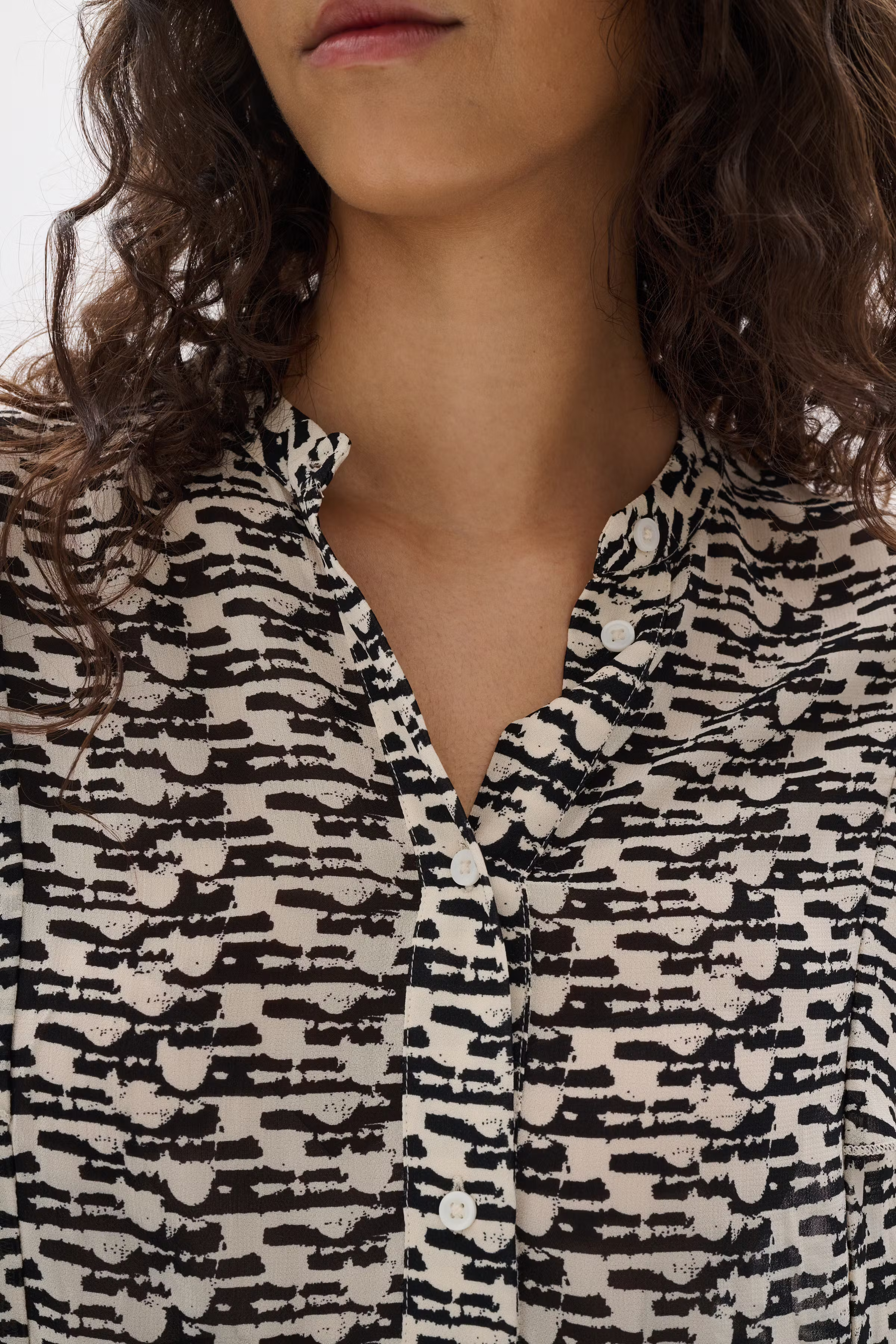 CessieIW Blus LOOKBOOK DETAIL 30110250-303575