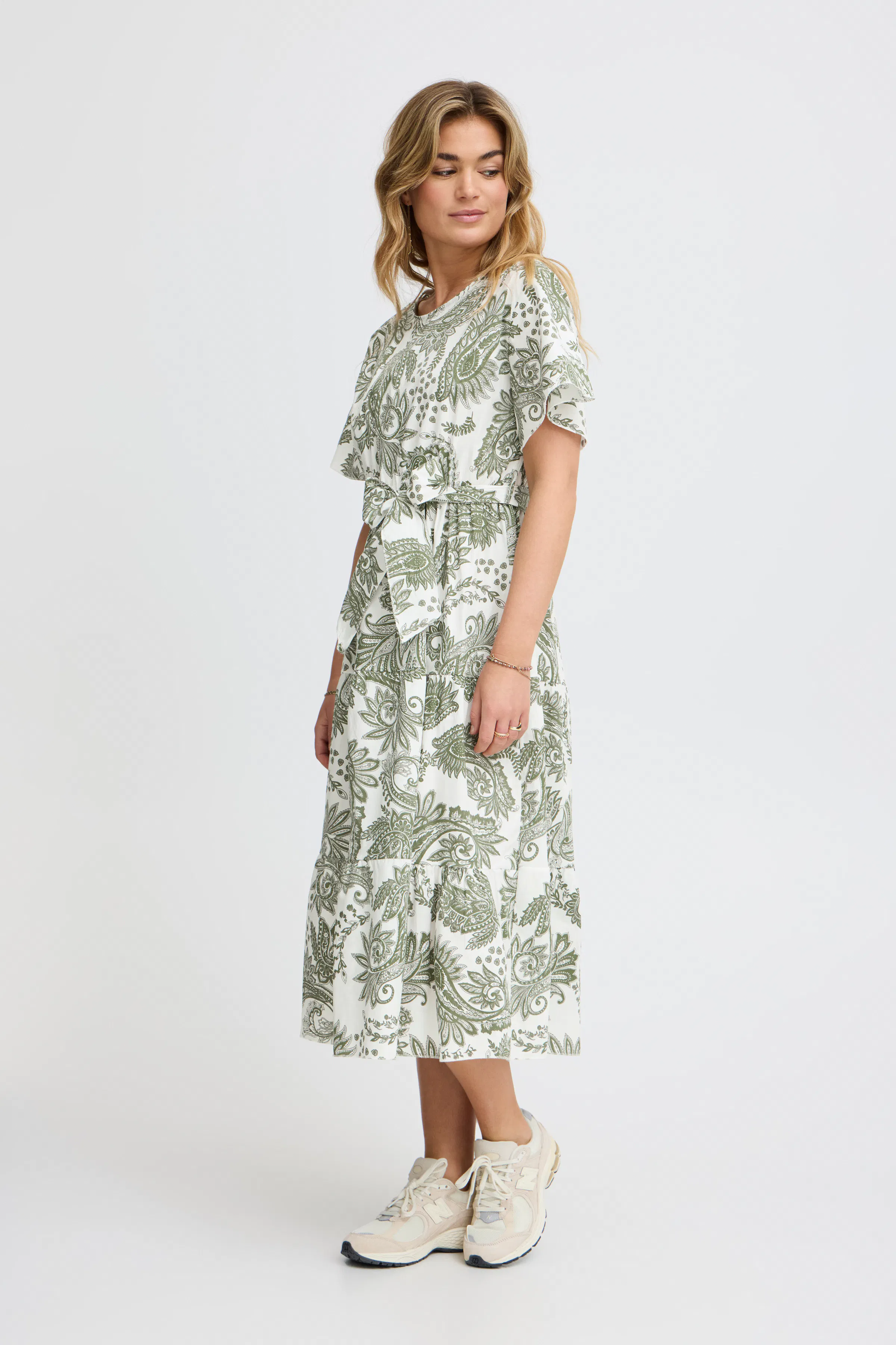 SBJADA Kjole LOOKBOOK FRONT 22100550-180515