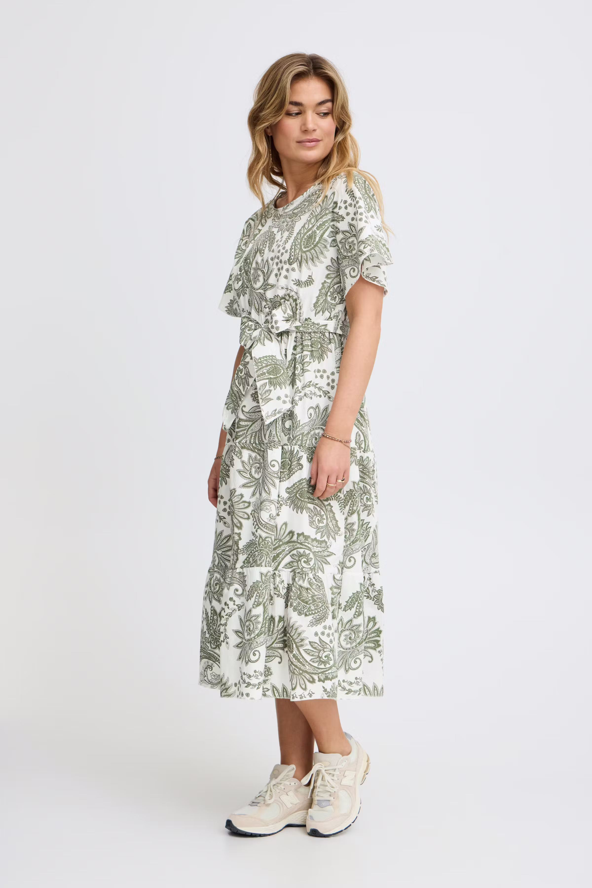 SBJADA Kjole LOOKBOOK FRONT 22100550-180515