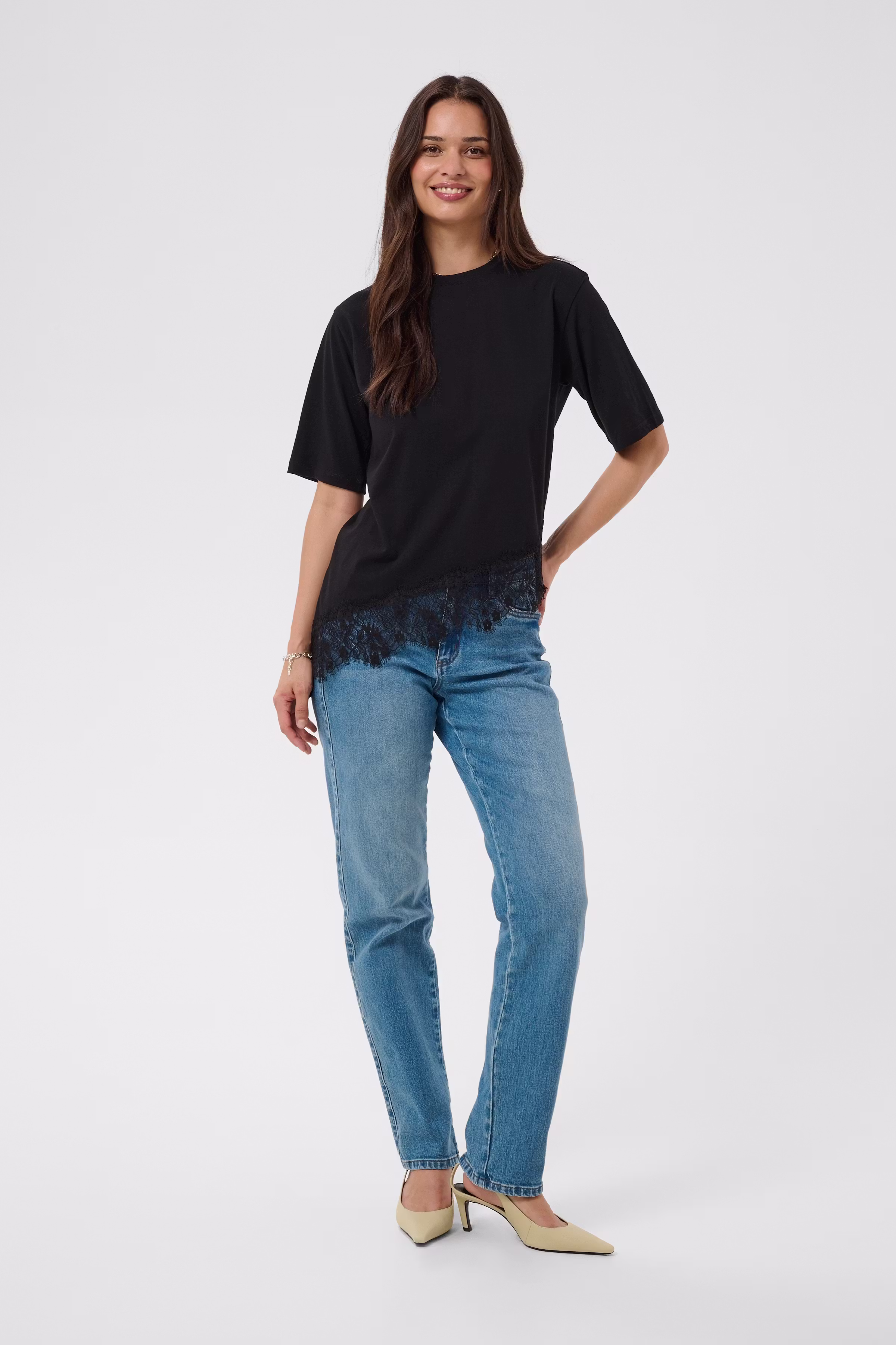 KAmelis T-shirt LOOKBOOK FRONT 10512730-100121