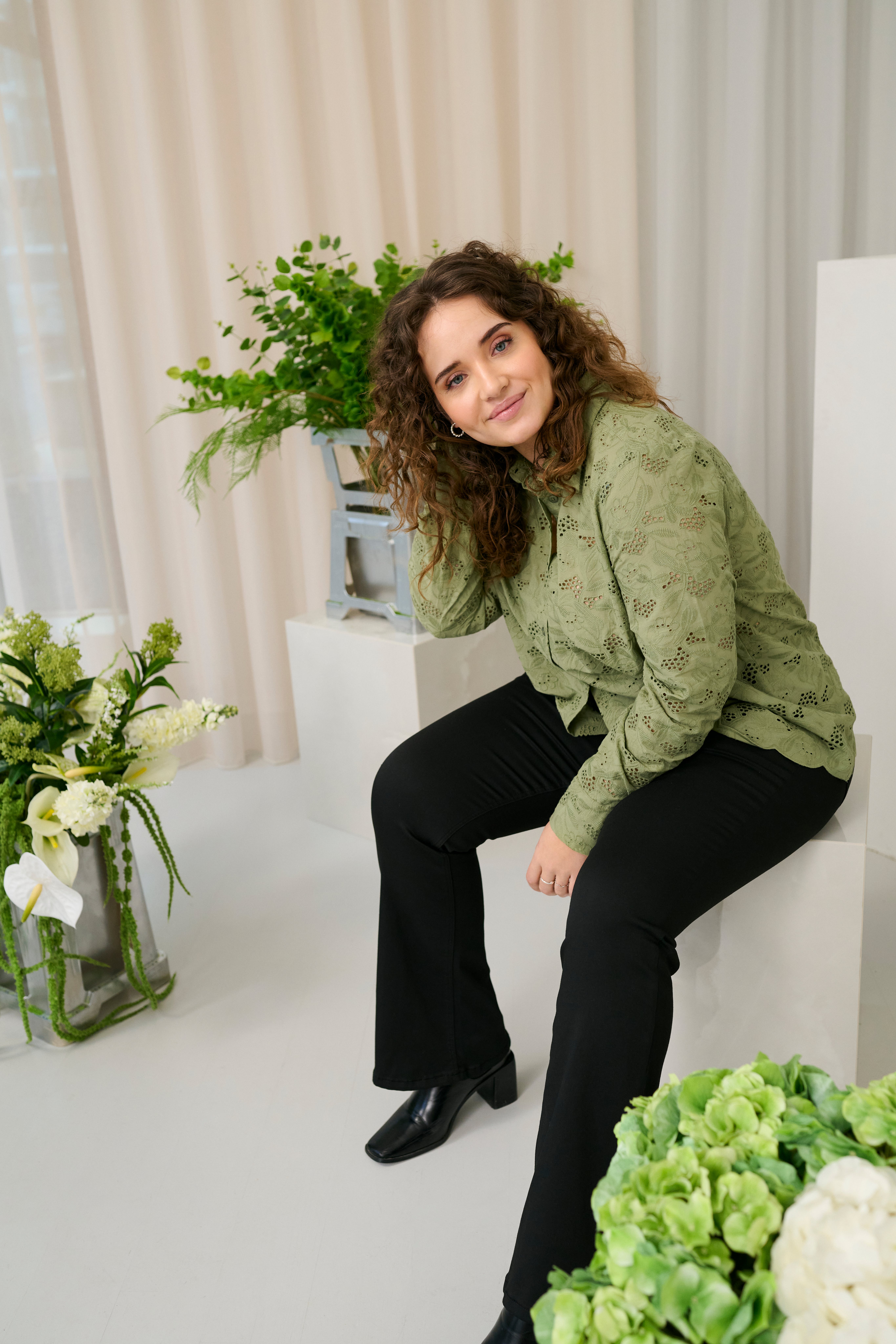 KCtiara Shirt LOCATION NONE 10583520-170115