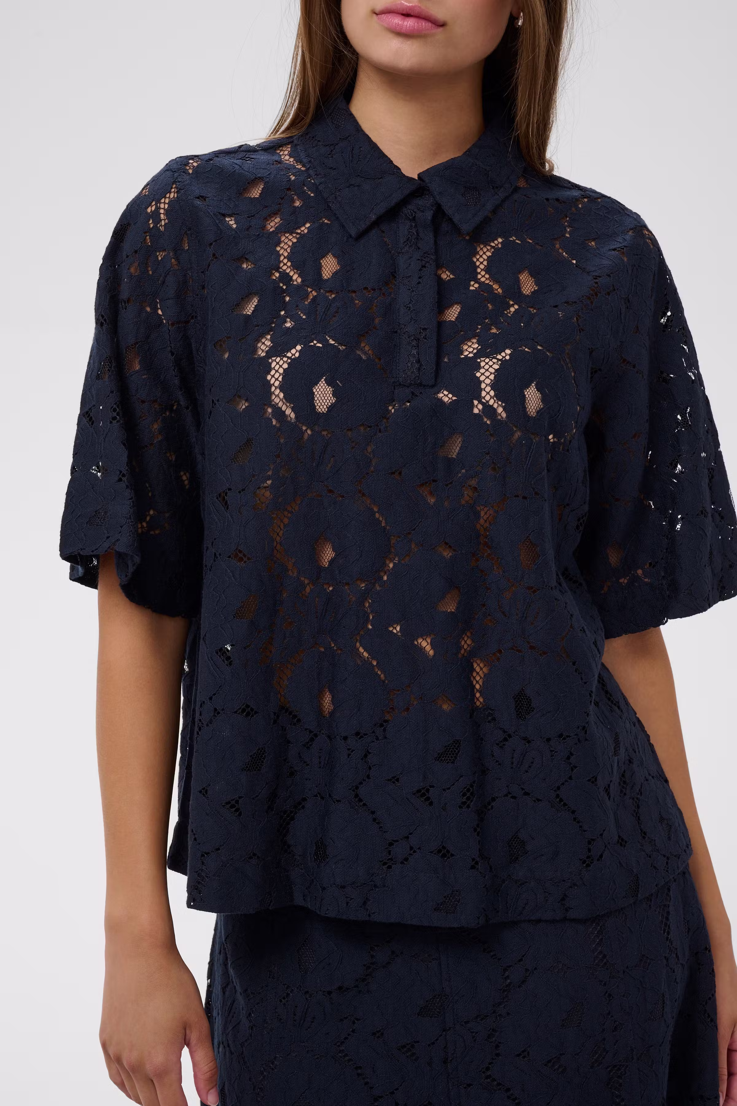 SLTaya Bluse LOOKBOOK DETAIL 30408629-193924