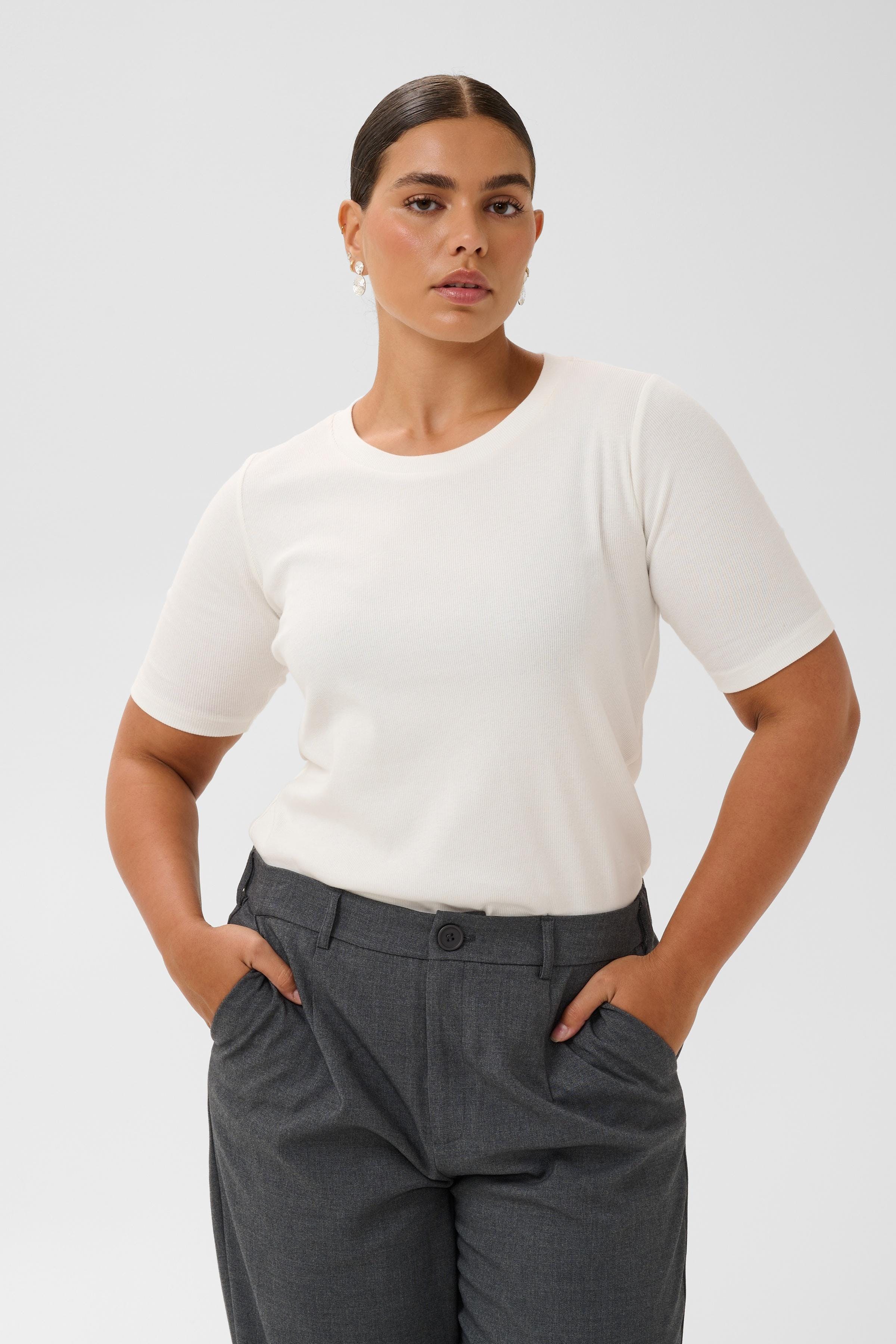 KCcarina T-shirt LOOKBOOK FRONT 10581627-110602