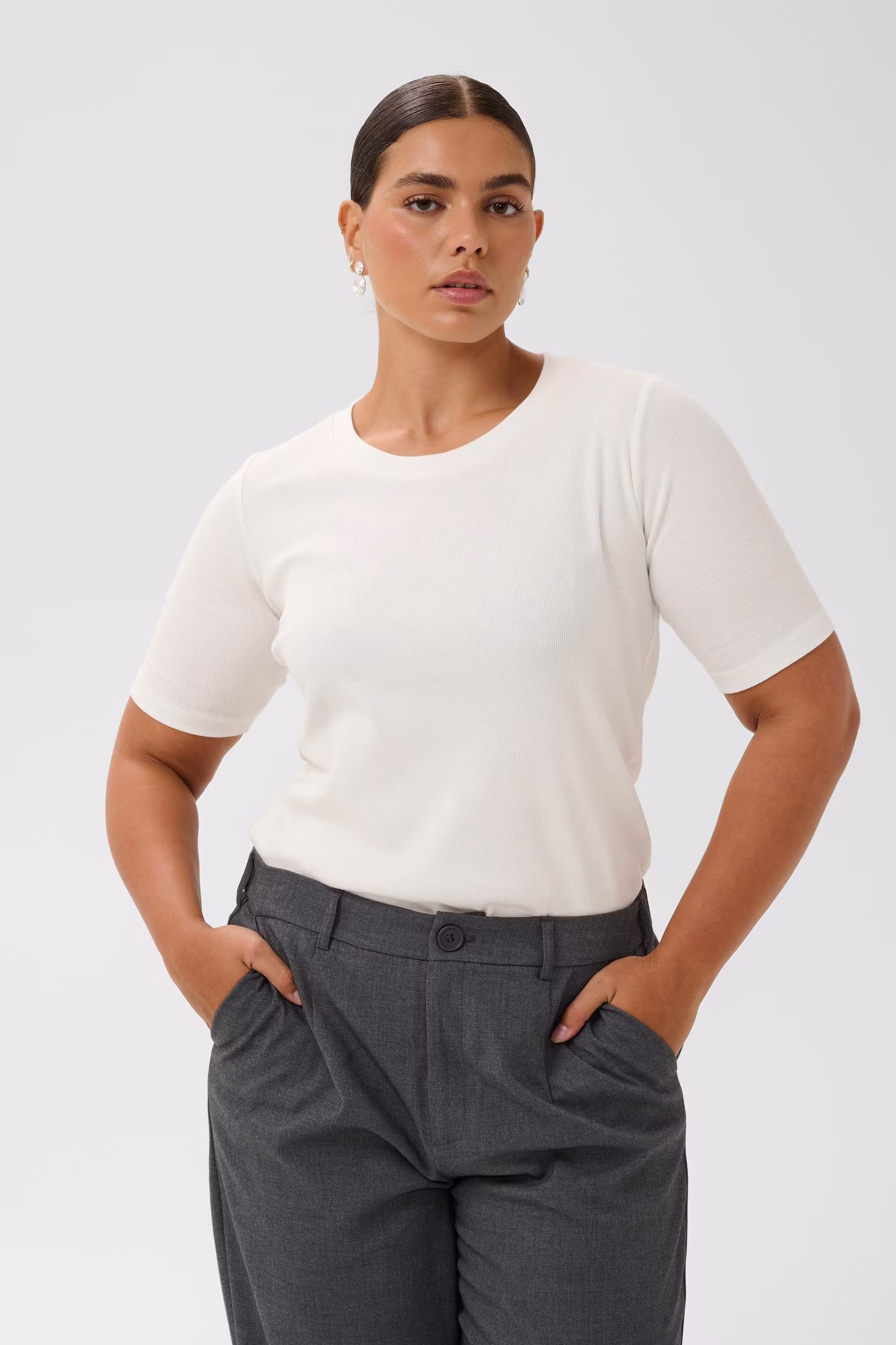 KCcarina T-shirt LOOKBOOK FRONT 10581627-110602