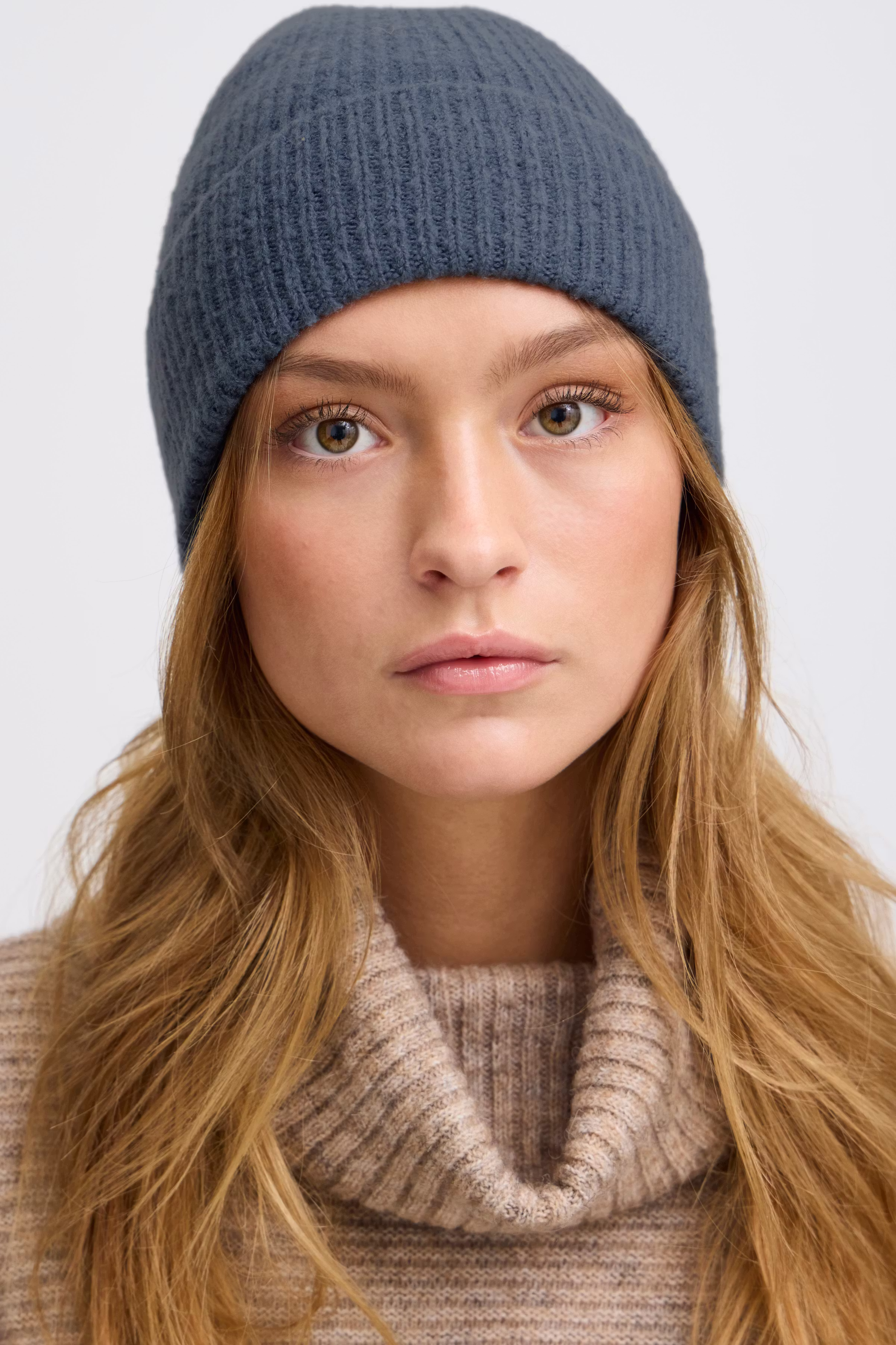 IAIVO Hatt LOOKBOOK FRONT 20110525-184215