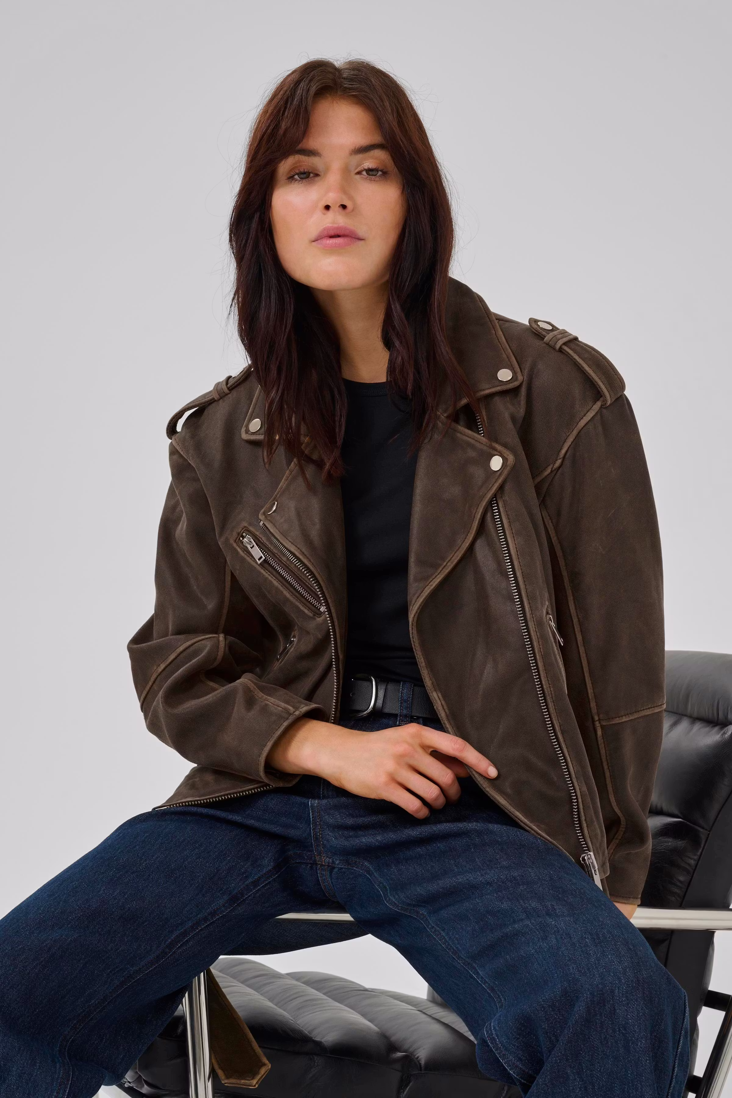 01 THE GILO LEATHER JACKET LOCATION NONE 10704658-105575