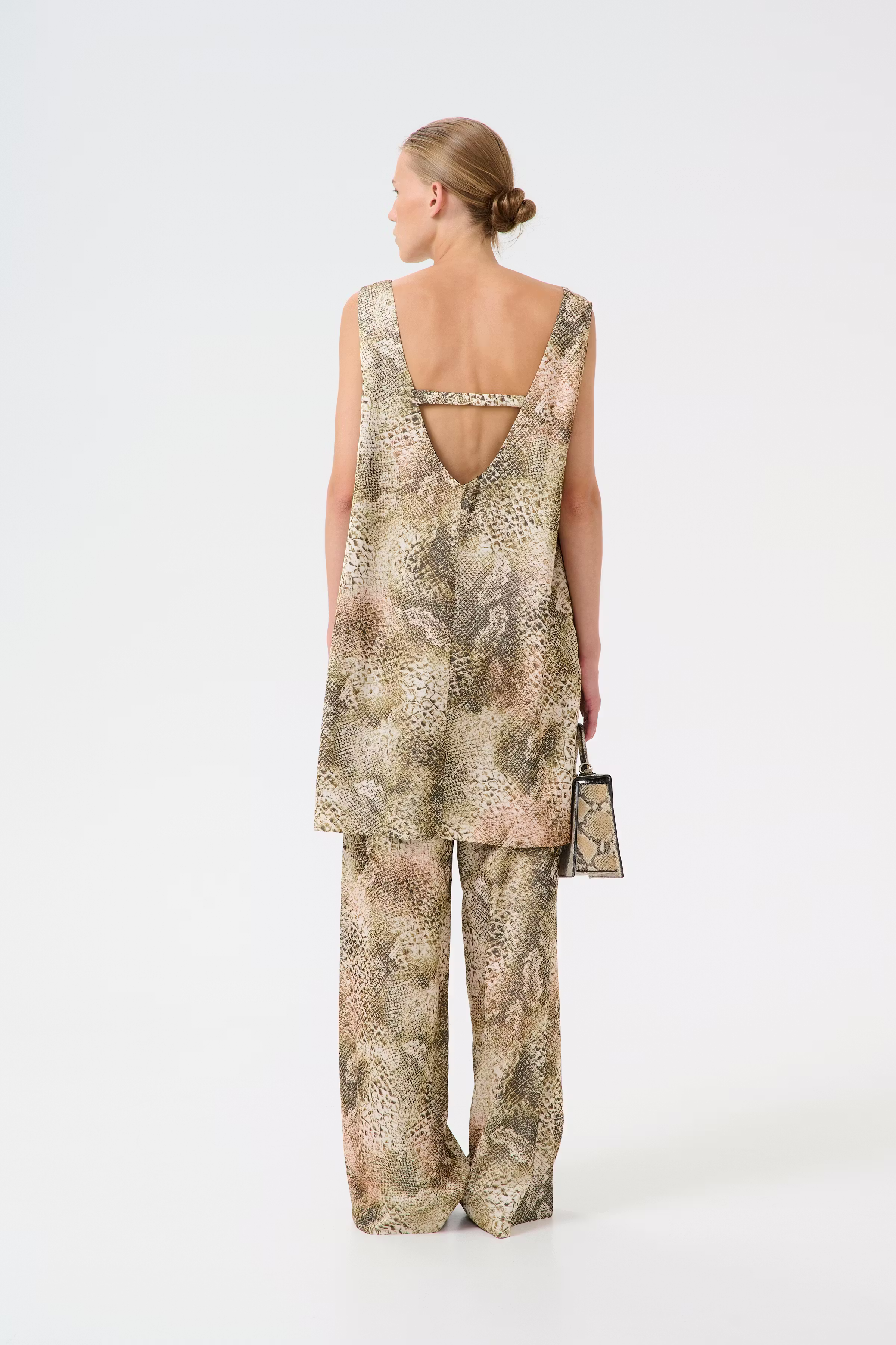 GZsanti Dress LOOKBOOK BACK 10910241-107549