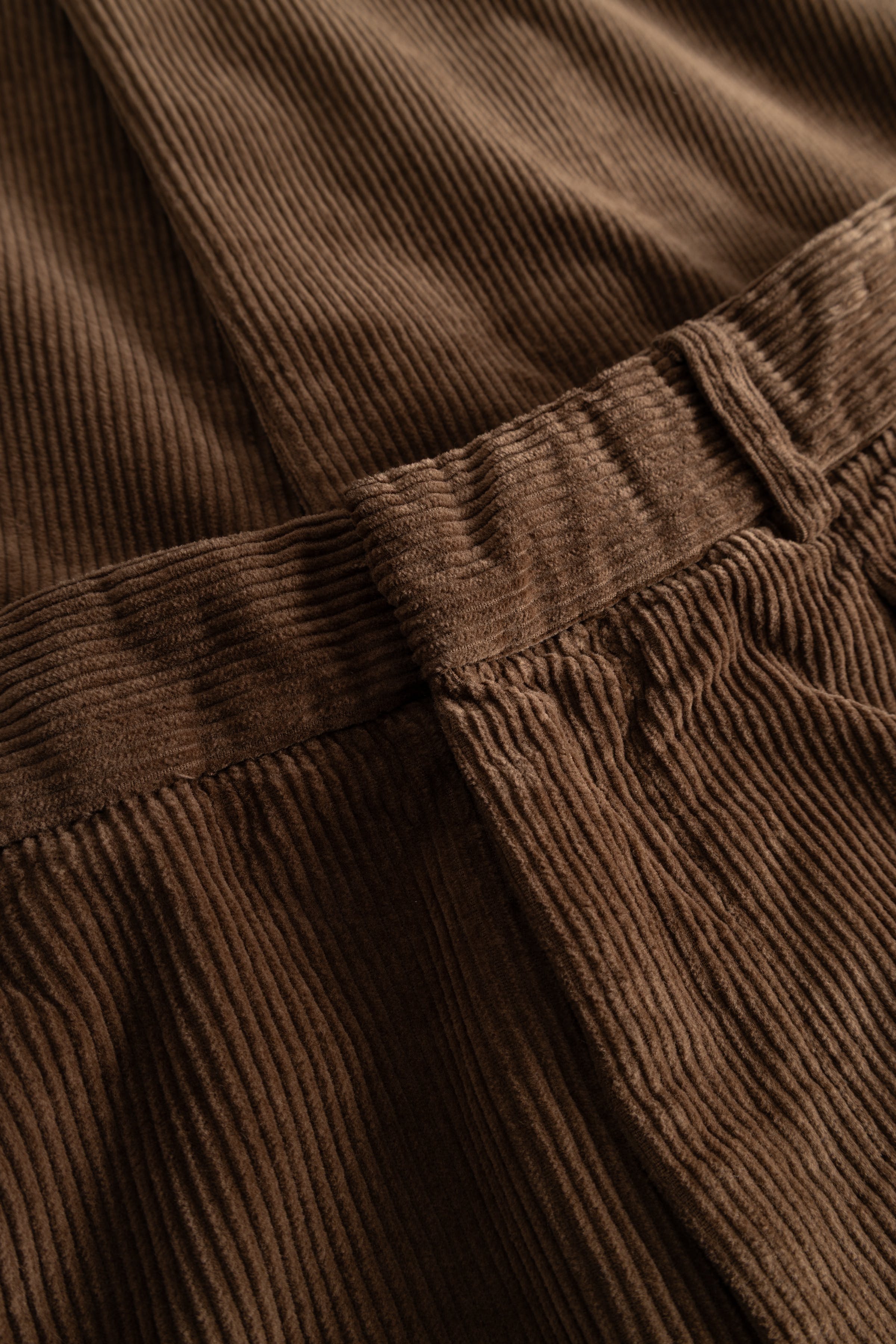 WWLawrence Bukser PACK DETAIL 30250222-W2546