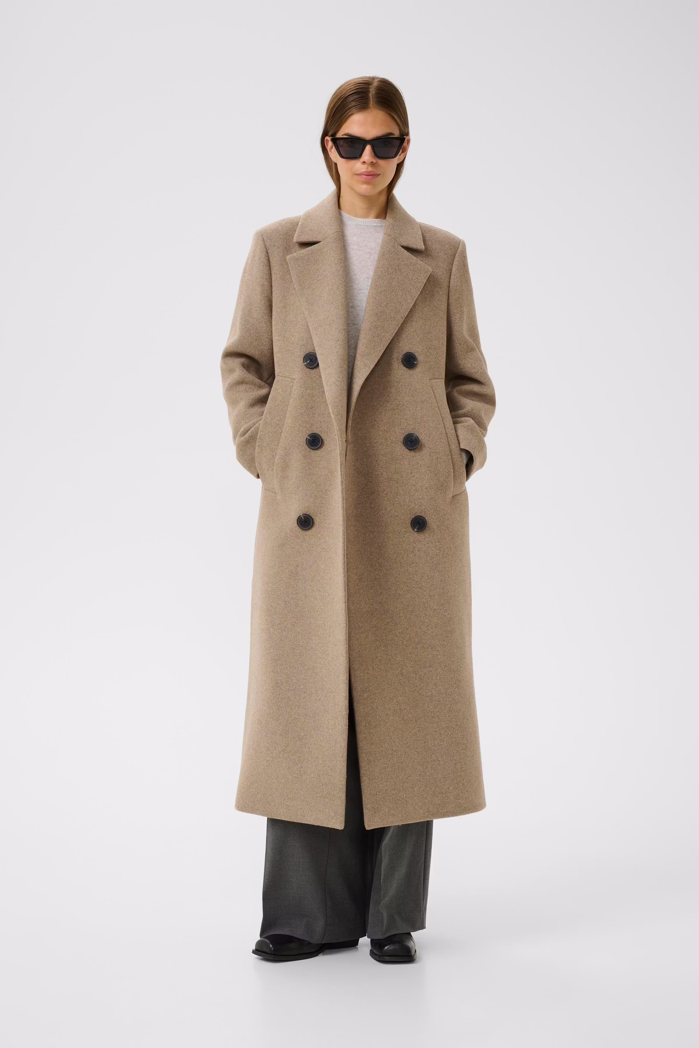 YunahIW Kåpe LOOKBOOK FRONT 30110610-1813041