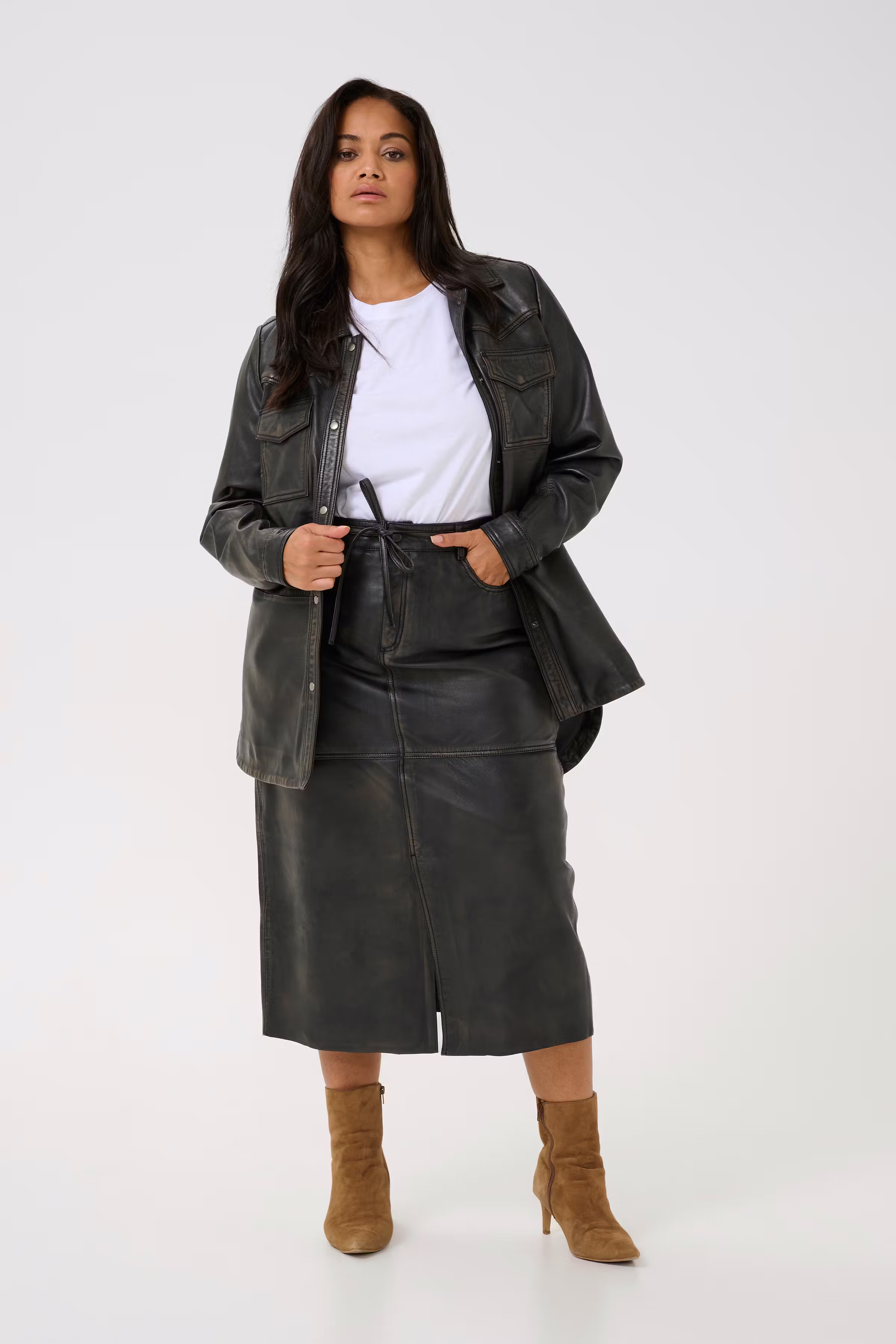 KCjanet Skirt LOOKBOOK FRONT 10582903-106102
