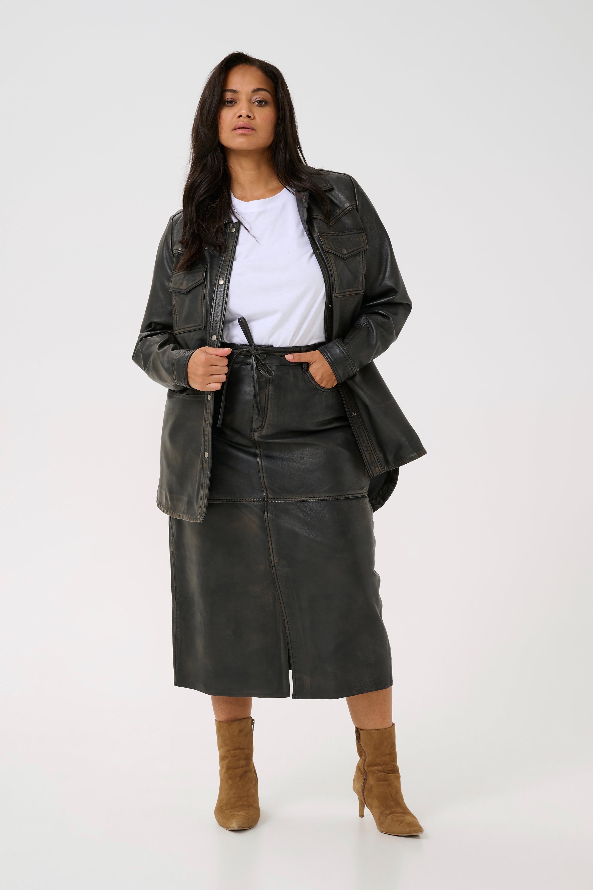 KCjanet Skirt LOOKBOOK FRONT 10582903-106102