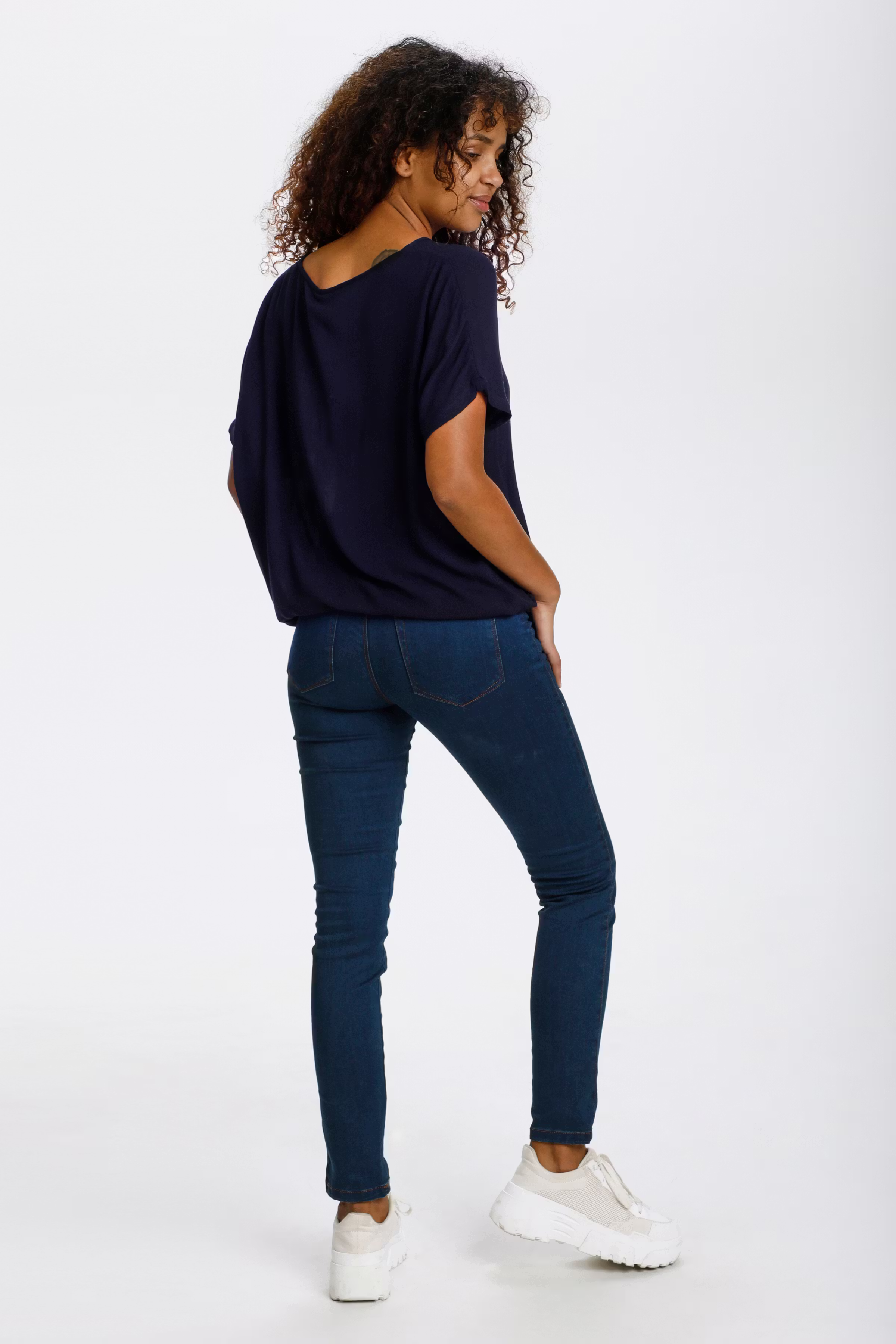 KAamber Blouse LOOKBOOK BACK 10500781-52737