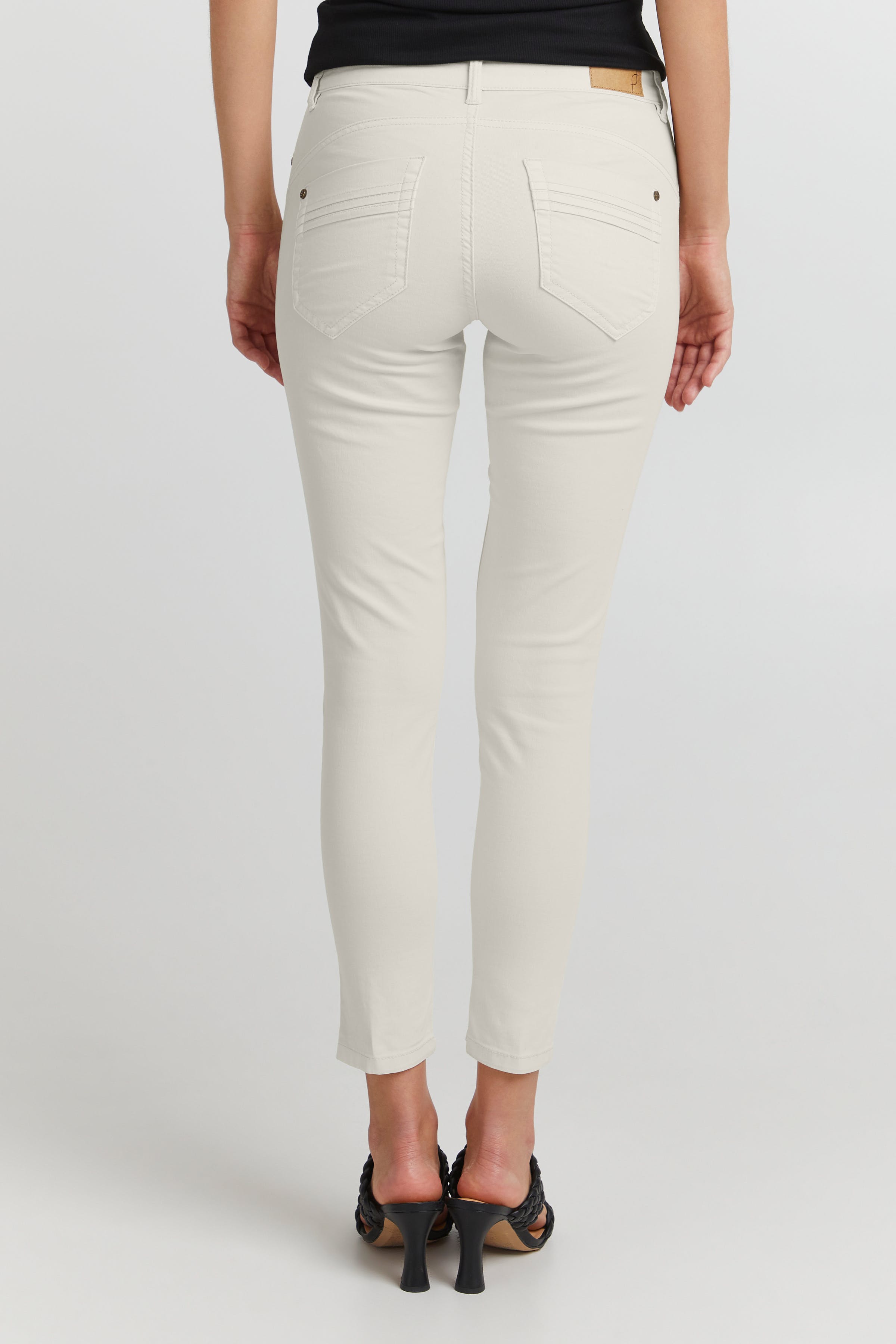 FRFOTWILL Trousers LOOKBOOK BACK 20610422-130905