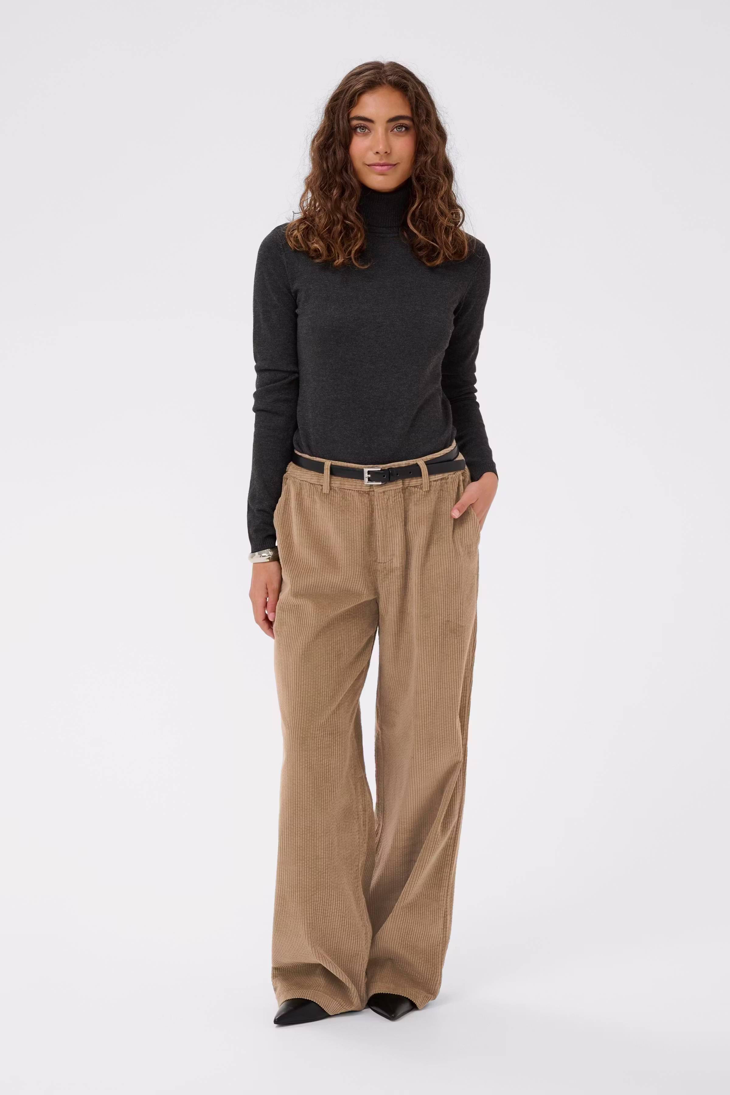 CUbaela Kordfløyelsbukse LOOKBOOK FRONT 50112263-171310