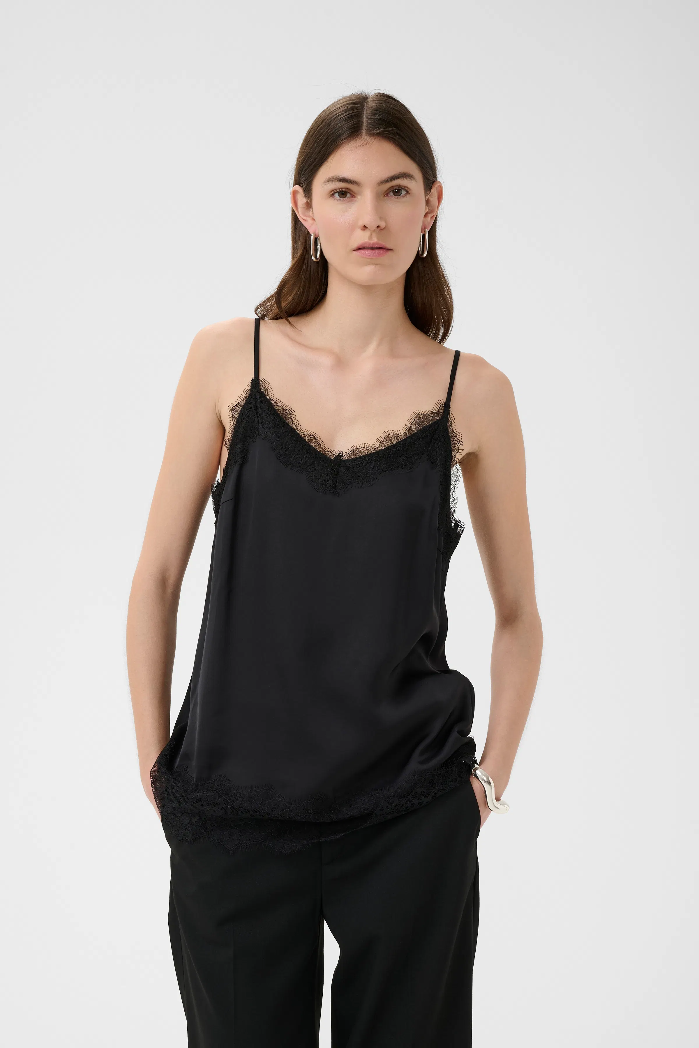 BallaIW Top LOOKBOOK FRONT 30111275-194008