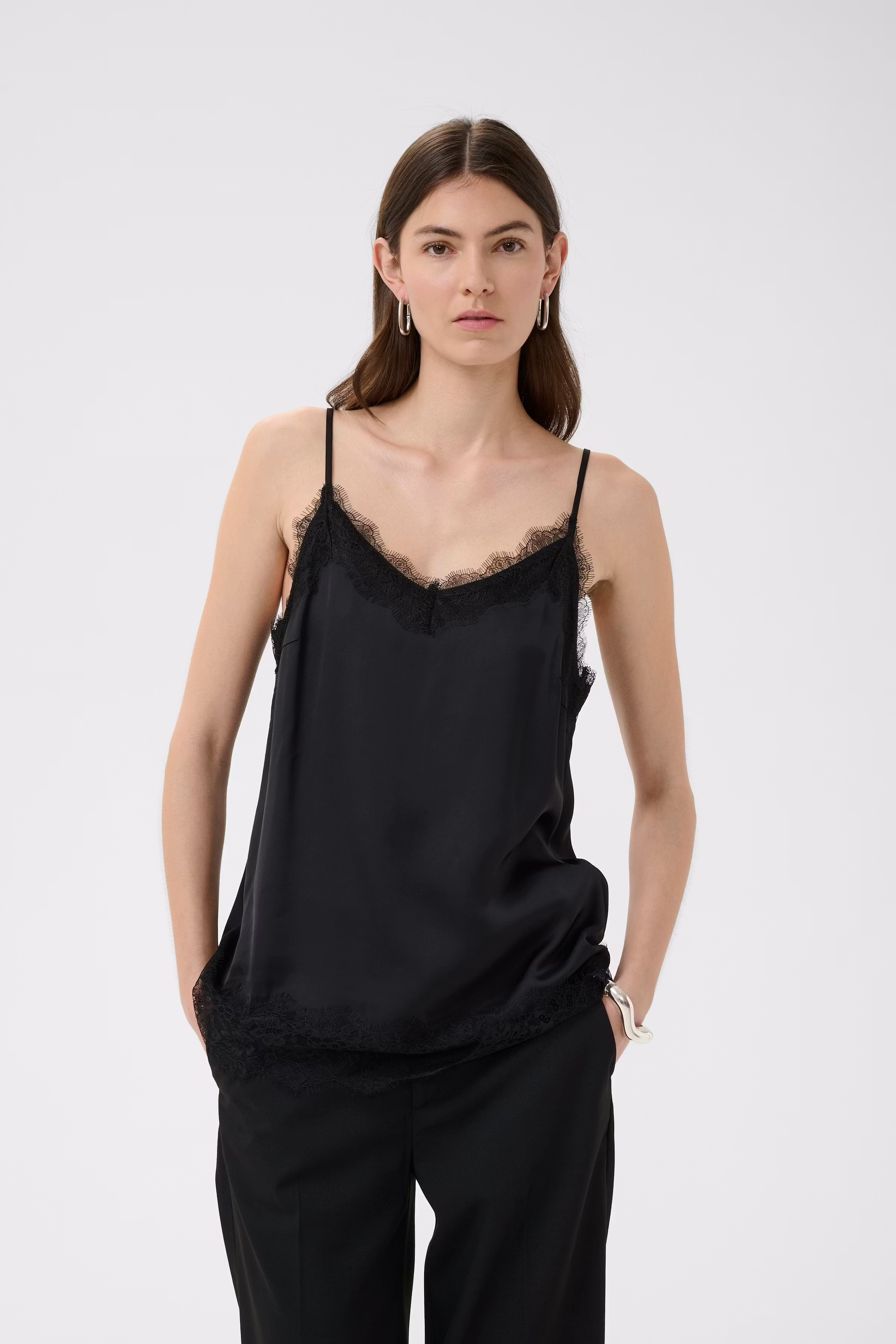 BallaIW Top LOOKBOOK FRONT 30111275-194008