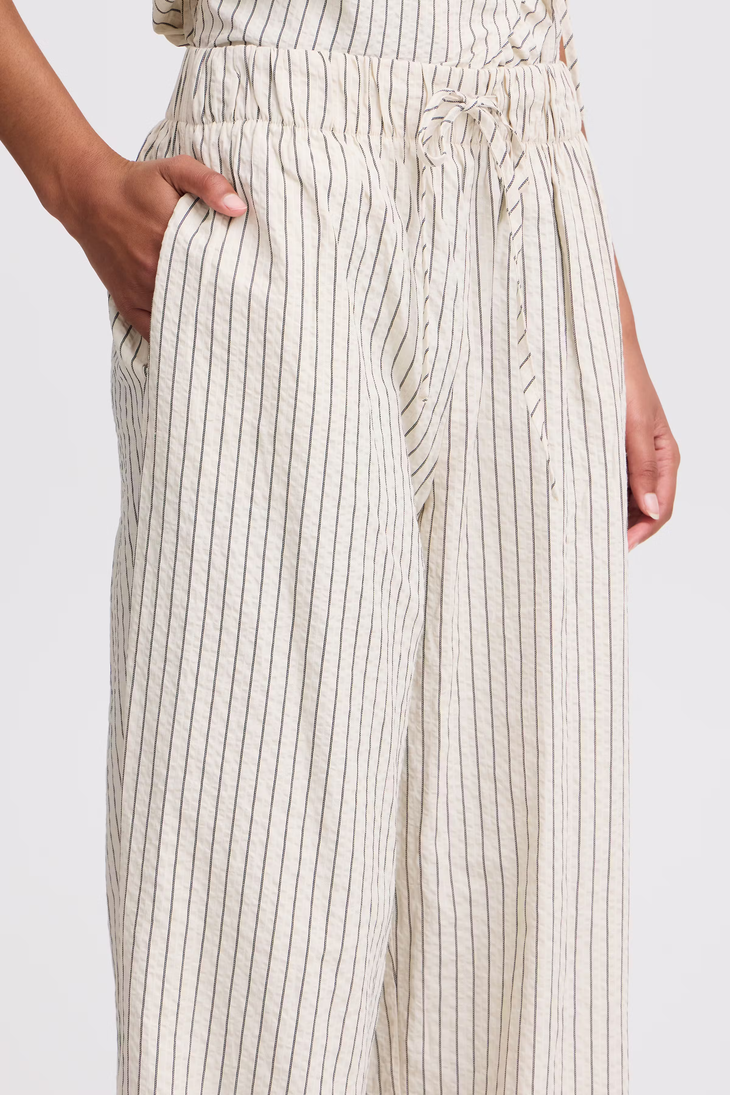 IXKATINKA Byxor LOOKBOOK DETAIL 20123037-124301