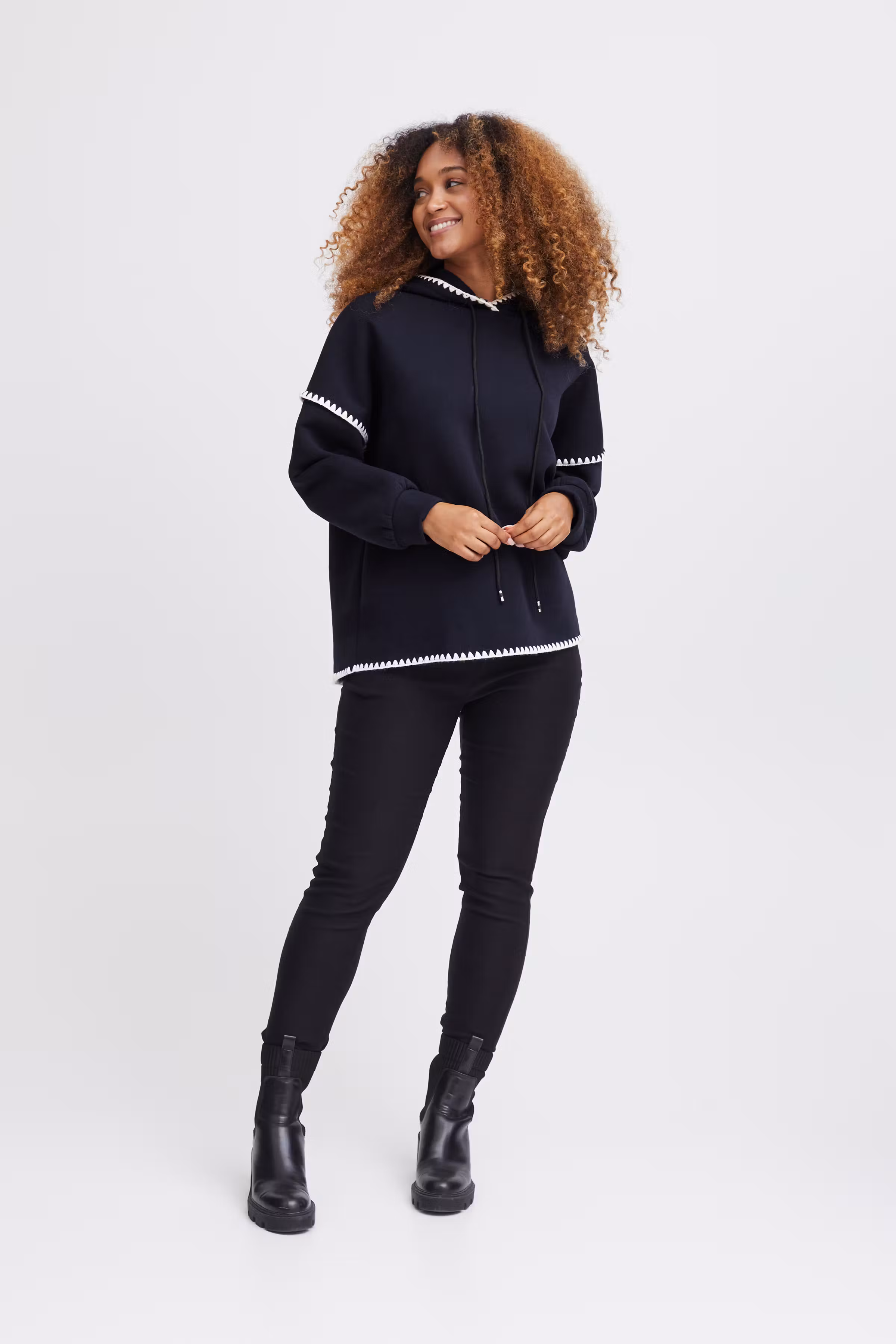 SBTONEY Bluse LOOKBOOK FRONT 22100464-193923