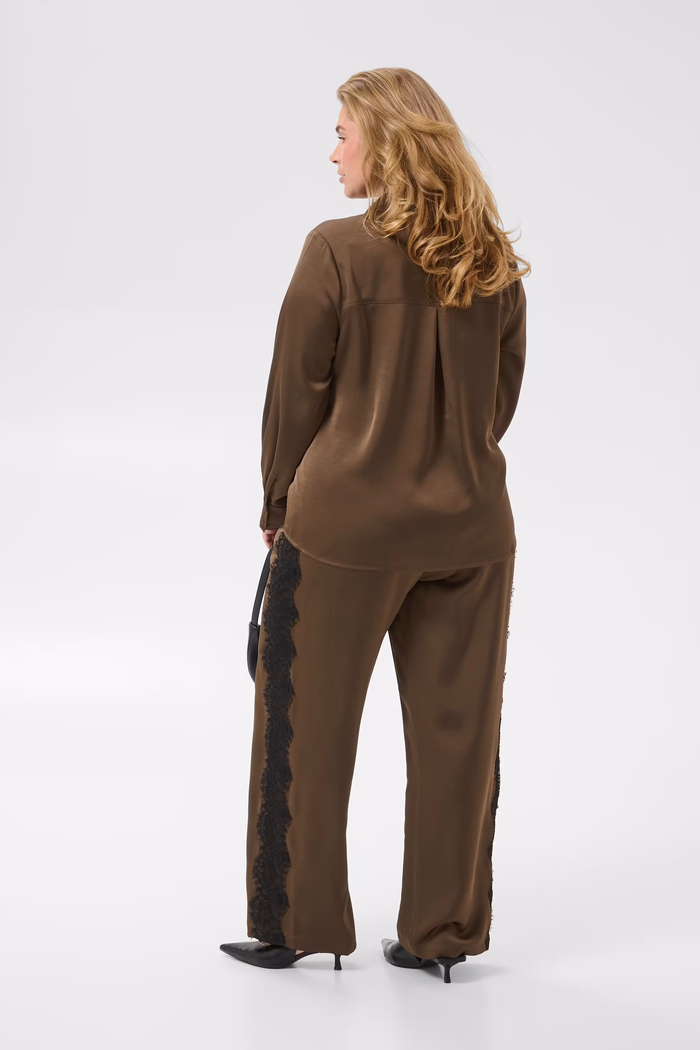 KCthilda Hose LOOKBOOK BACK 10584980-191314