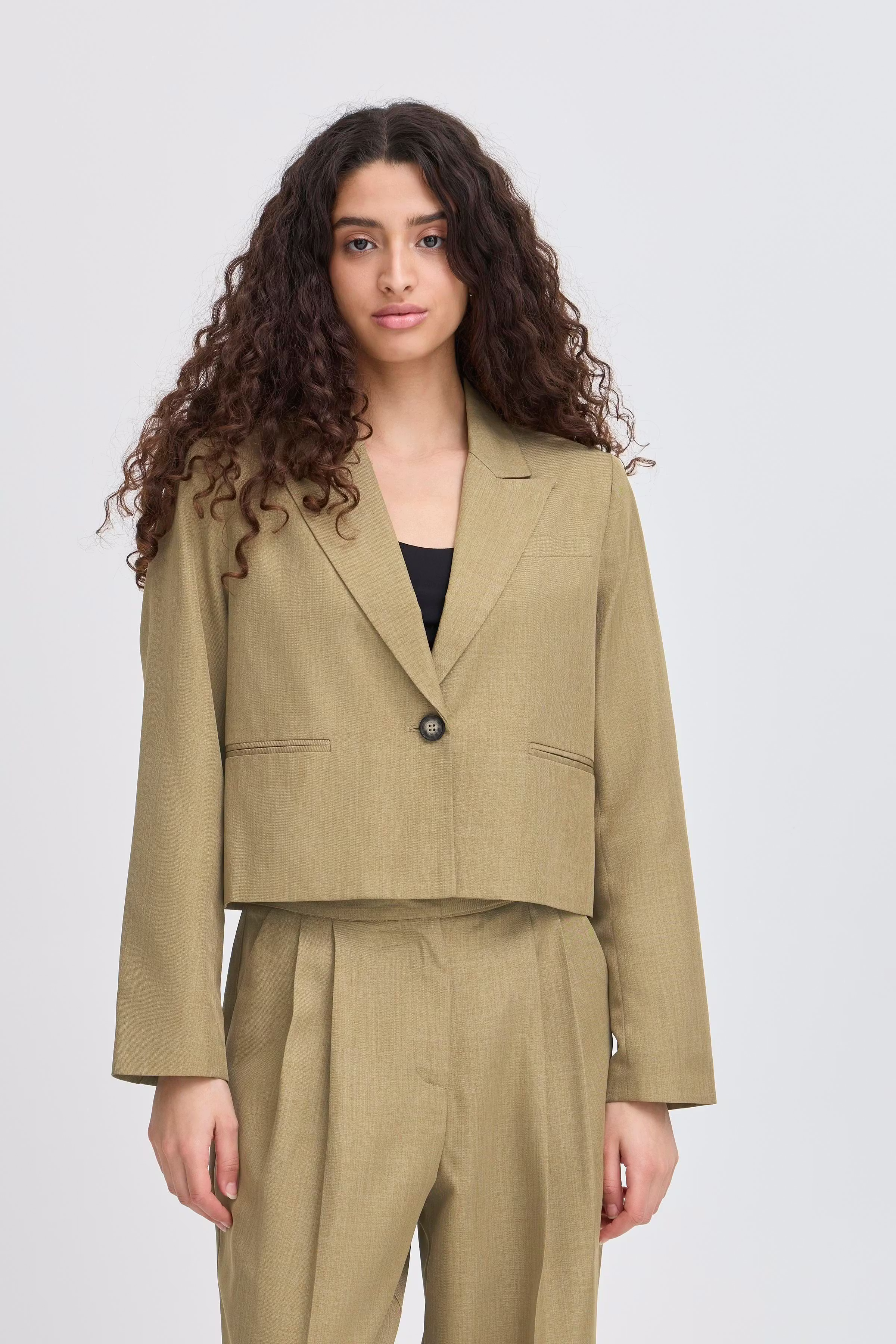 IHEZOLA Blazer LOOKBOOK FRONT 20124102-1705171