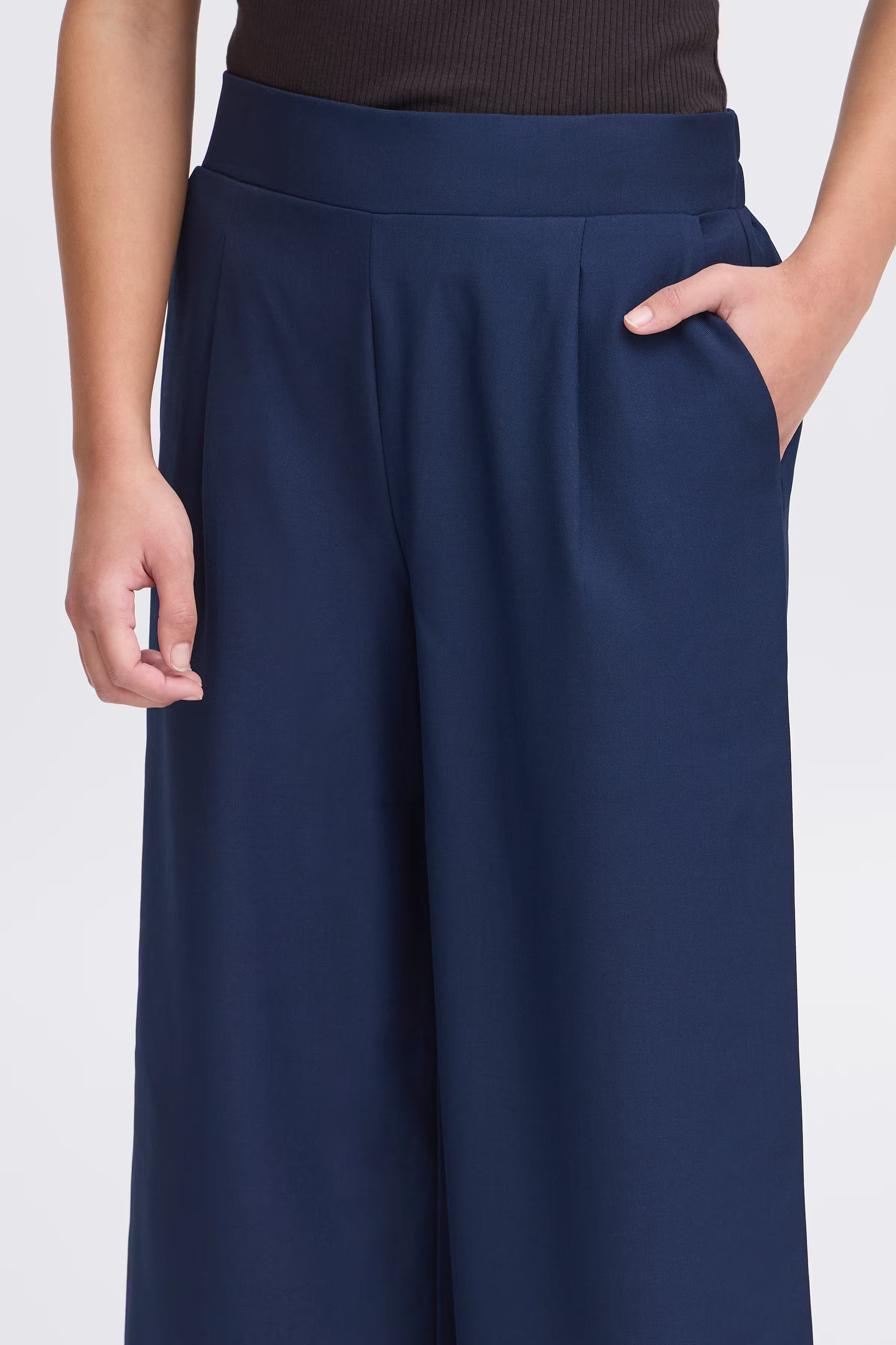 IXDORTHEA Trousers LOOKBOOK DETAIL 20123724-194010