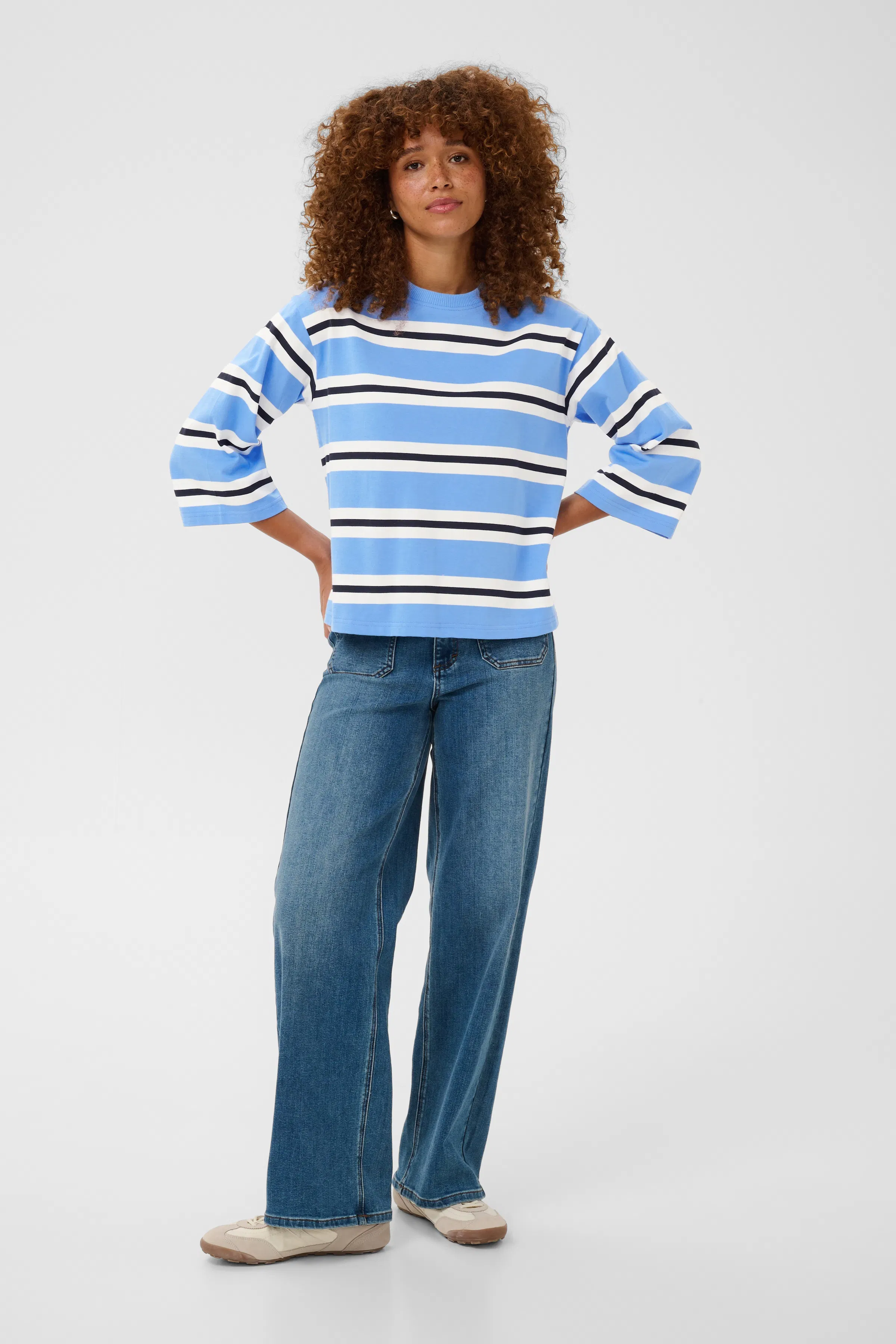 KAwinny T-shirt LOOKBOOK FRONT 10512224-109938