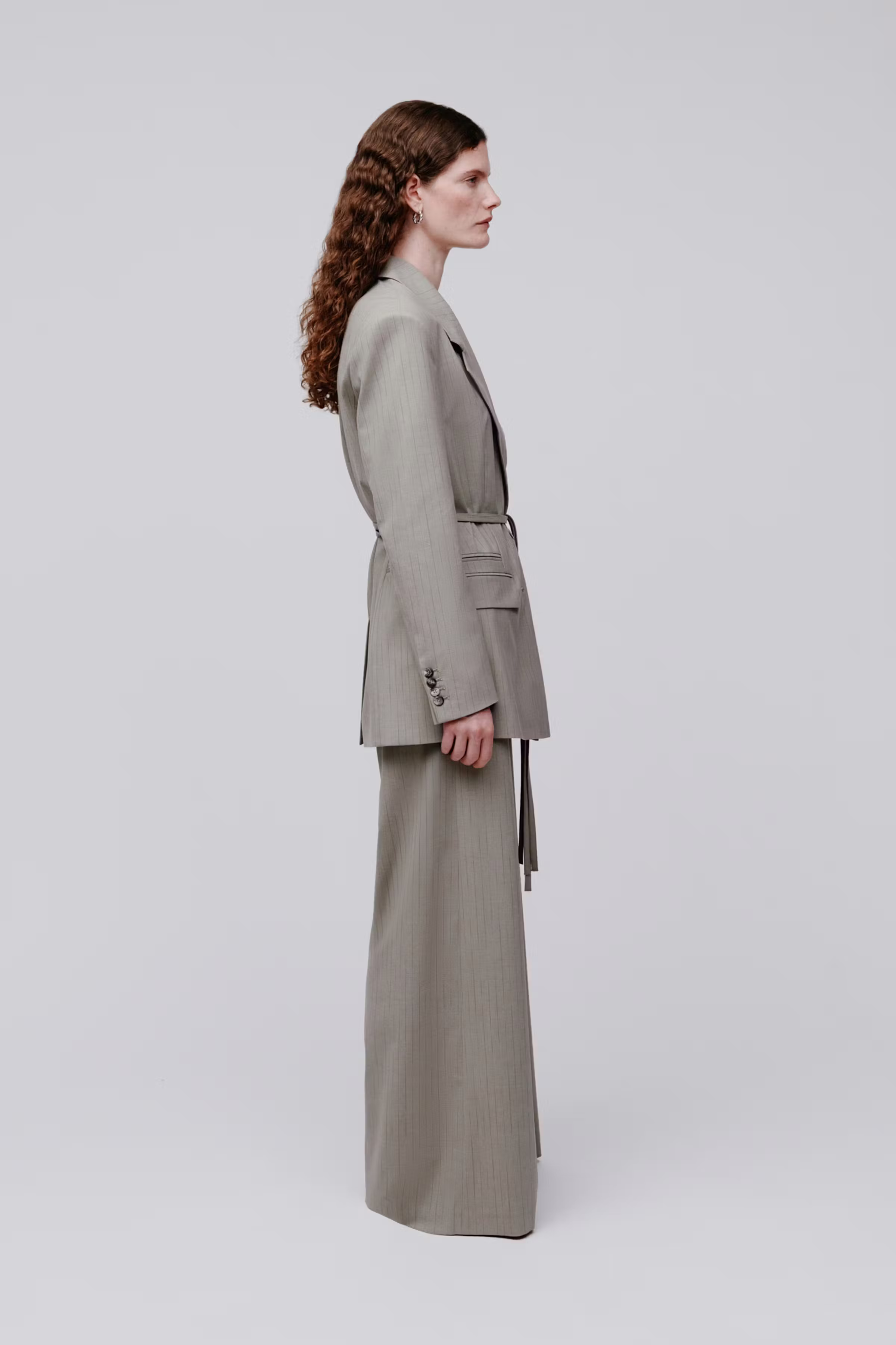 JOCELYN Blazer LOOKBOOK FRONT 30600706-MC2168