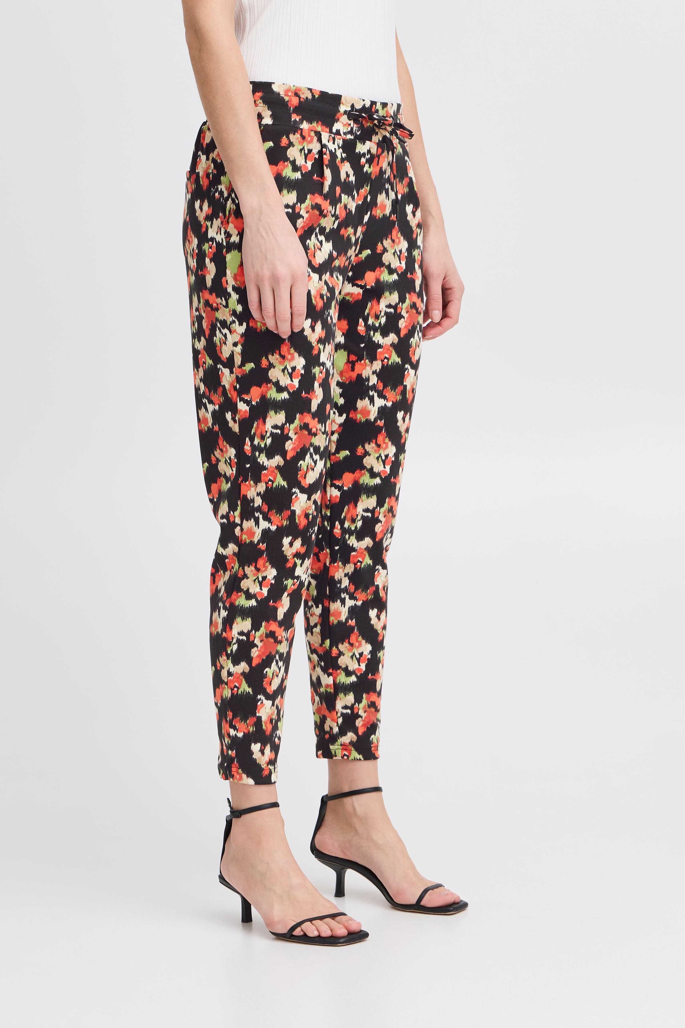 IHKATE Broek LOOKBOOK FRONT 20120504-202709