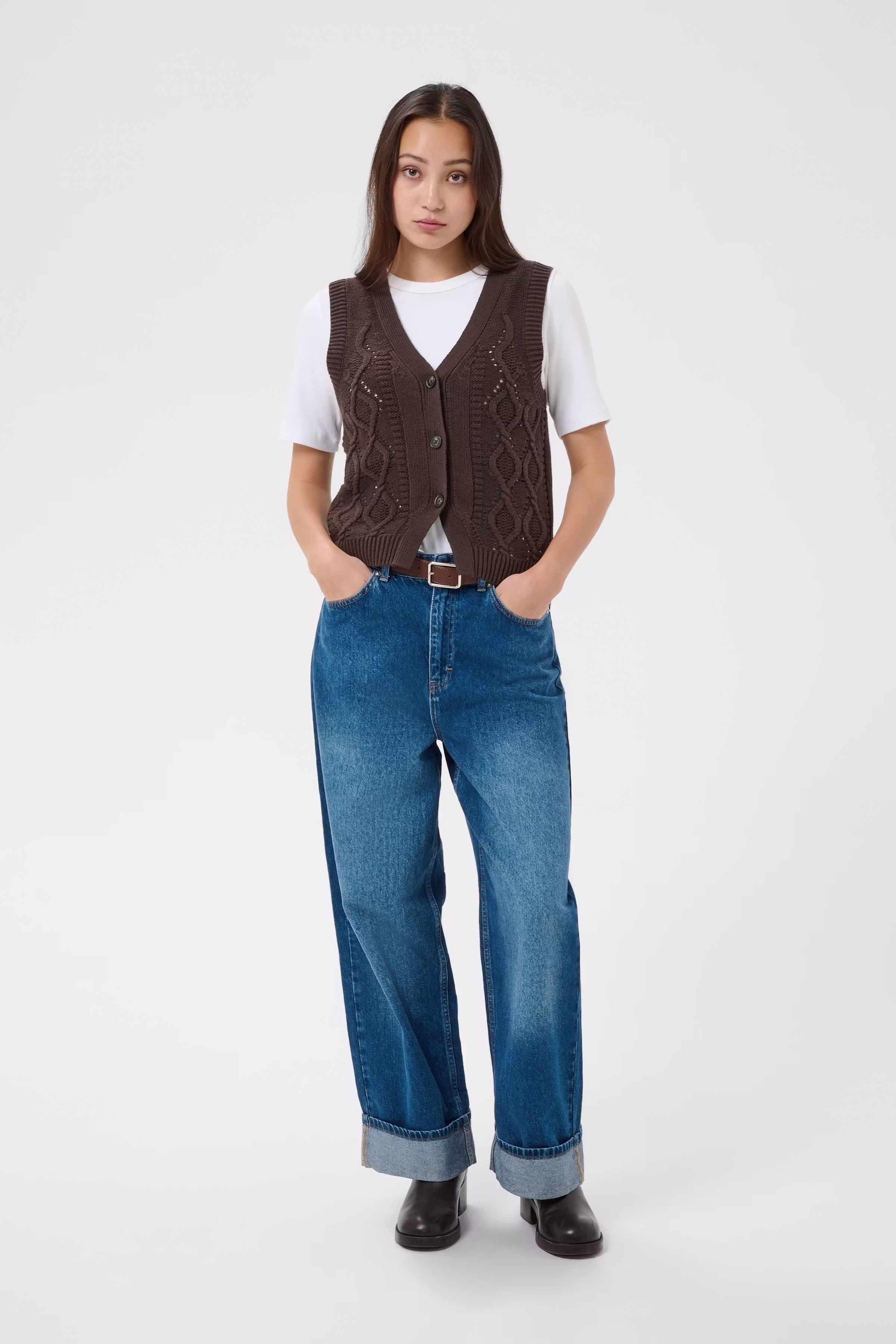 ChristinPW Vest LOOKBOOK FRONT 30310791-191106