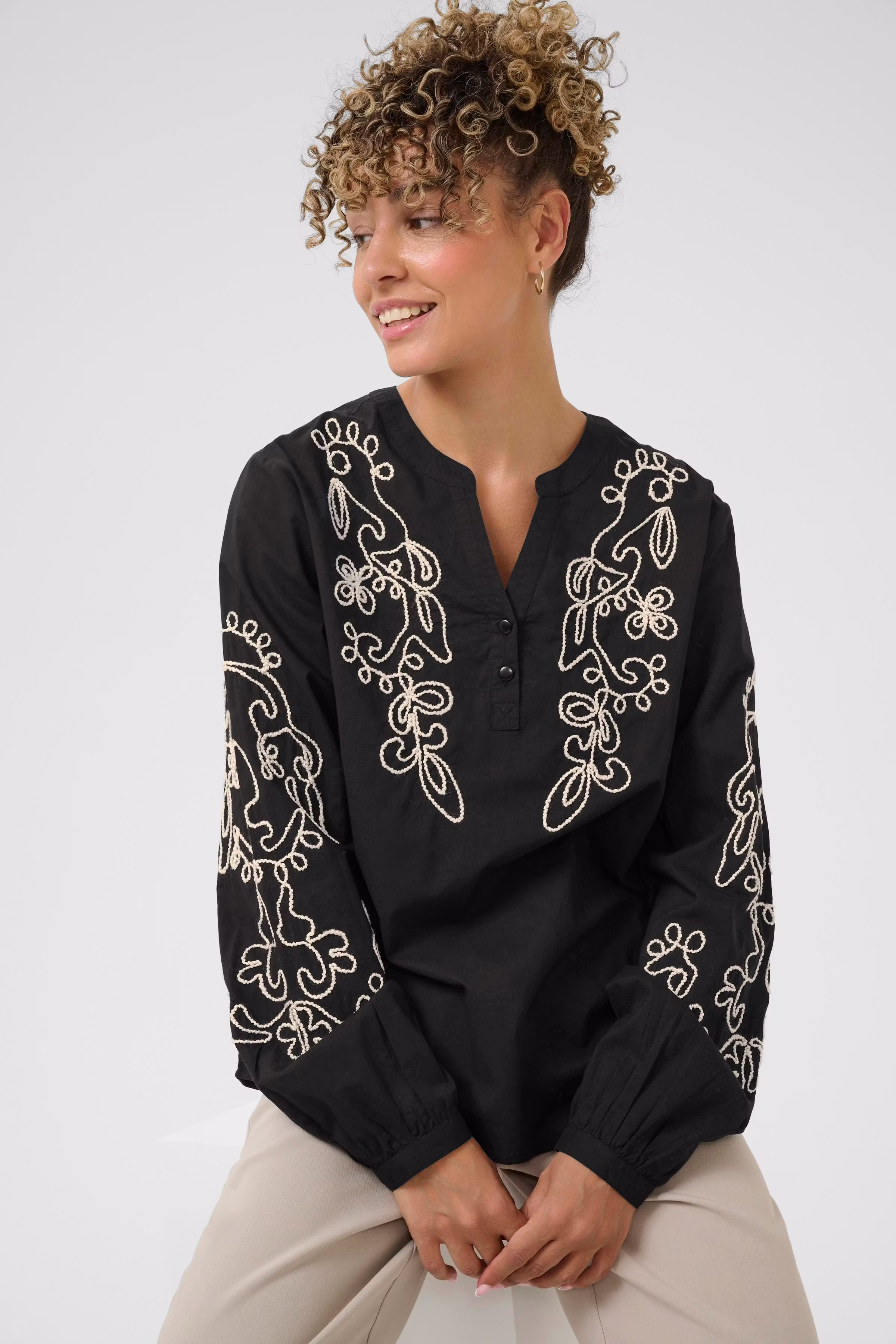 CRVia Blouse LOOKBOOK DETAIL 10614398-100120