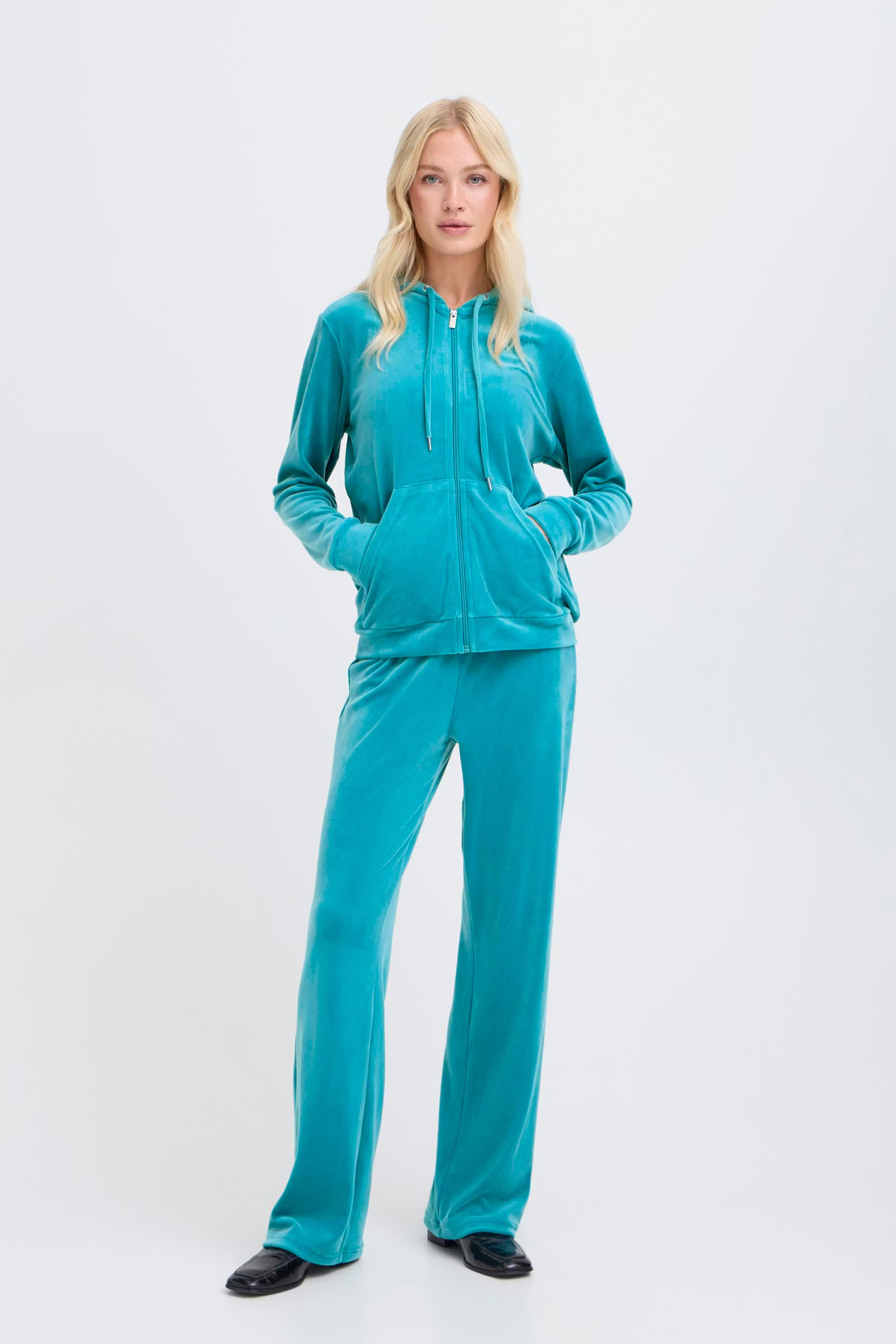 BYMITZA Joggedrakt LOOKBOOK FRONT 20810786-184630