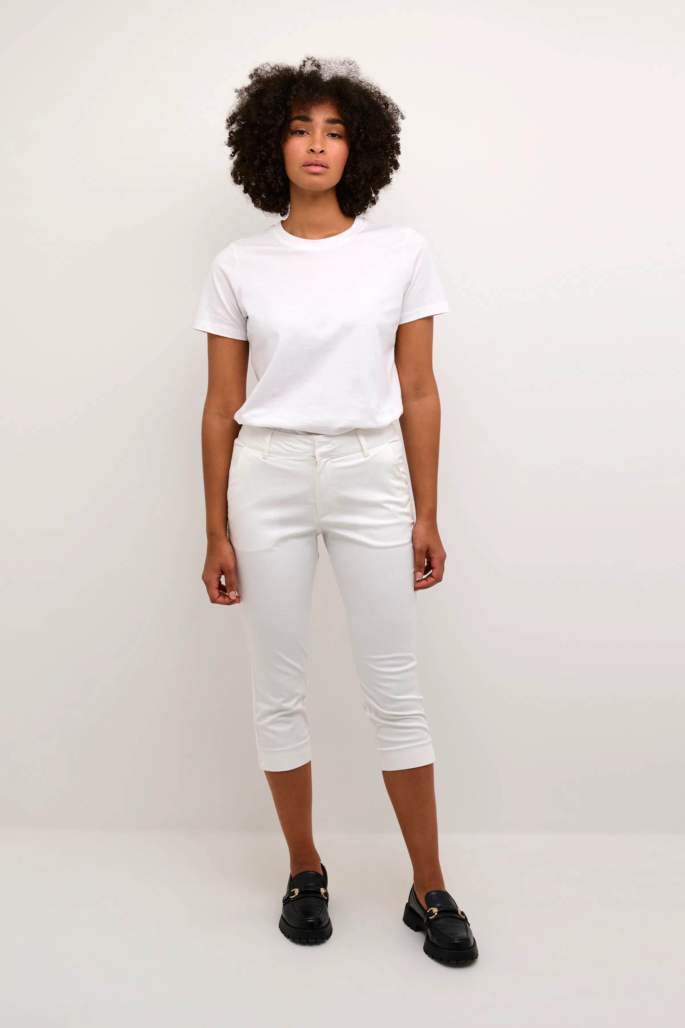 KAlea Capri Hose LOOKBOOK FRONT 10506815-110602