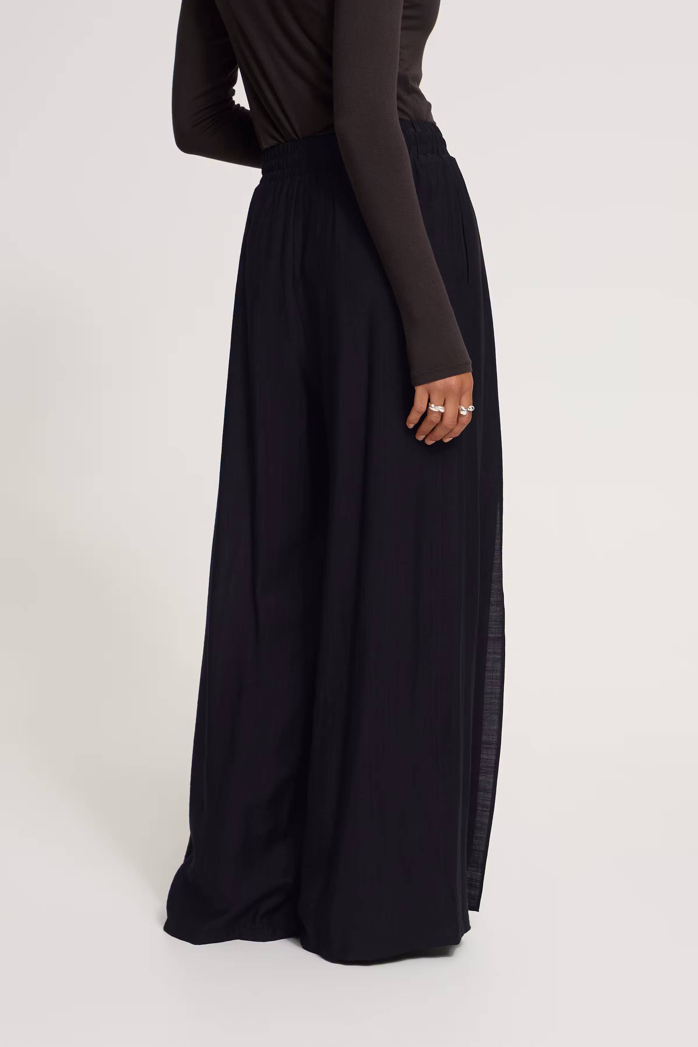 IHGINNIE Capribroek LOOKBOOK BACK 20126911-194008