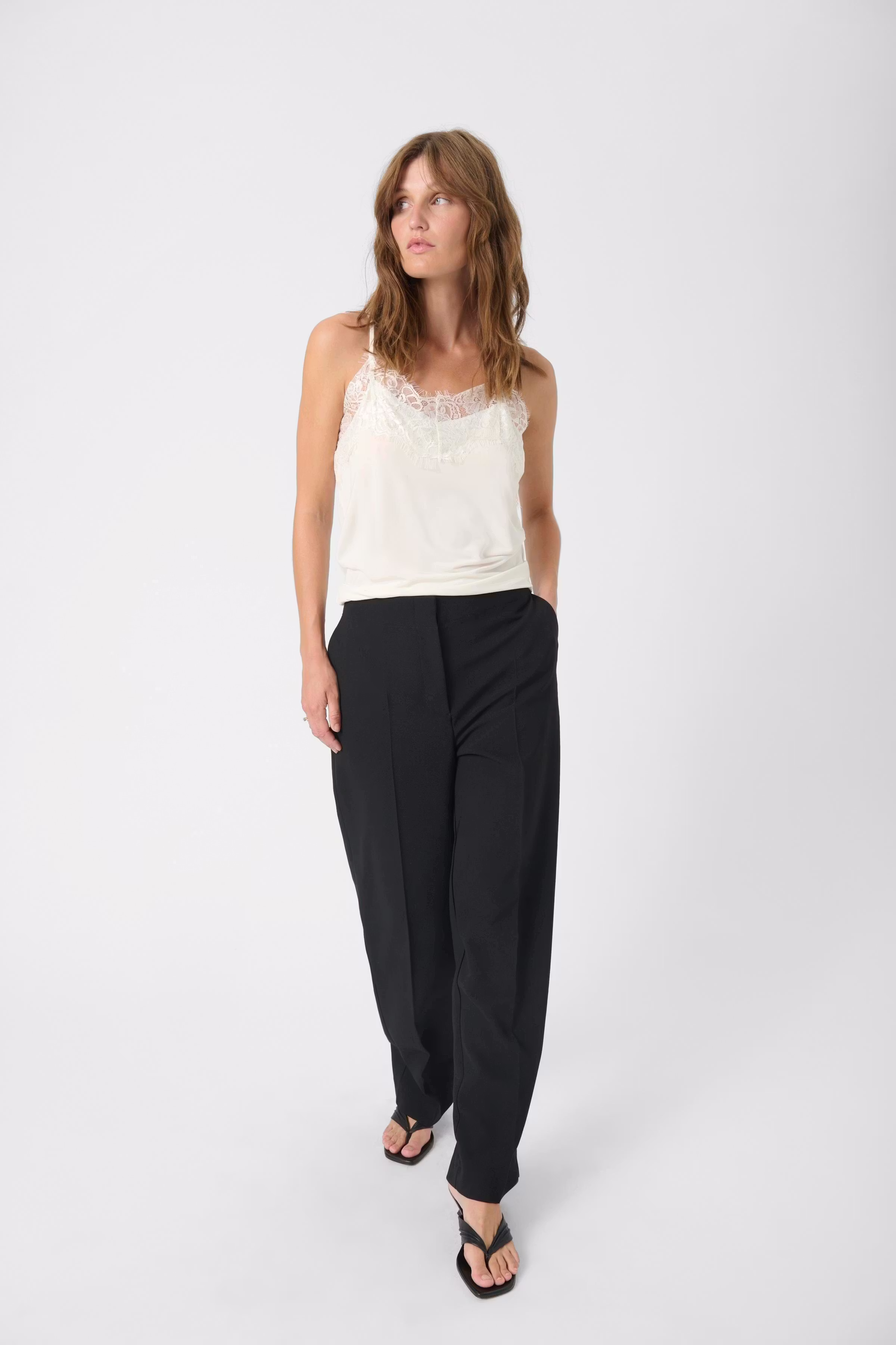 SLClara top LOOKBOOK FRONT 30403547-40093