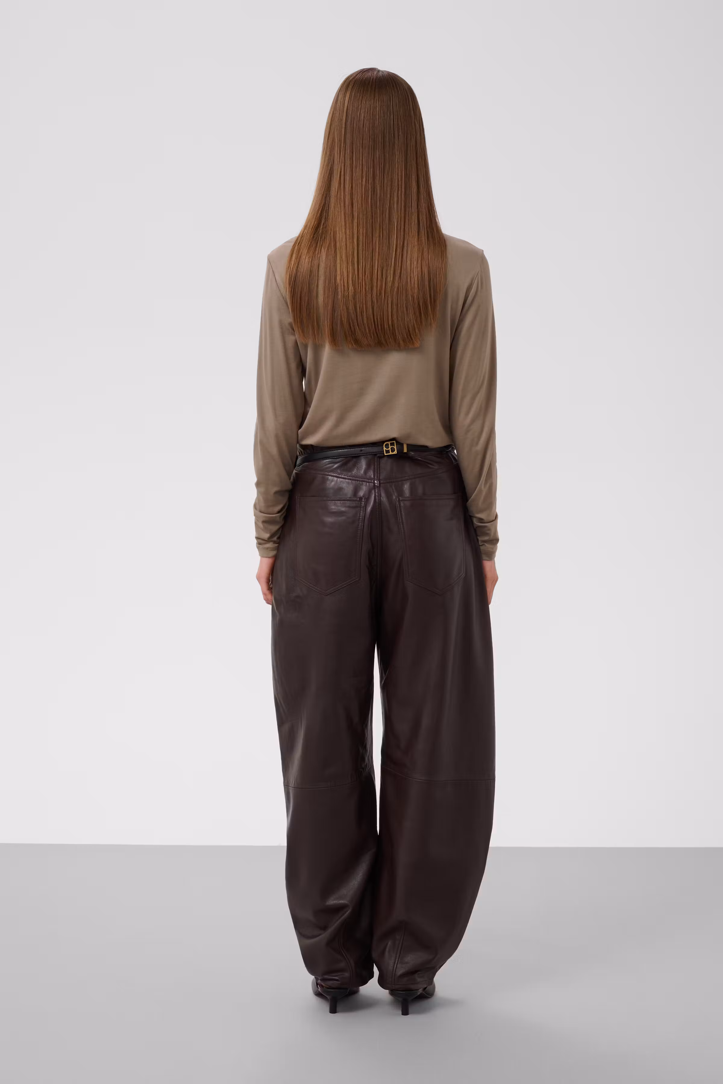 SLHanadi Rollneck LOOKBOOK BACK 30403340-181112