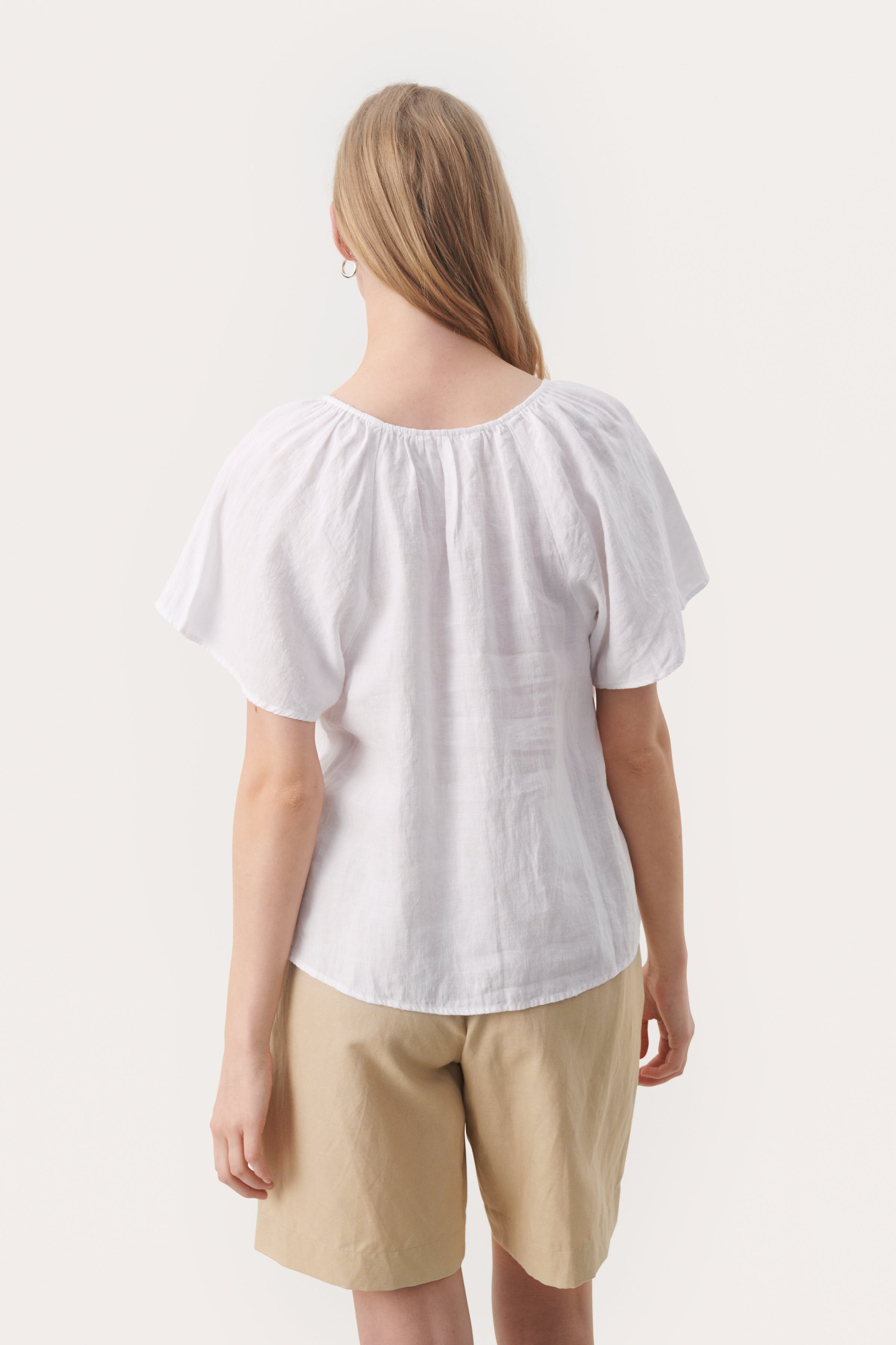 GeorgianaPW Linen blouse LOOKBOOK BACK 30308594-110601