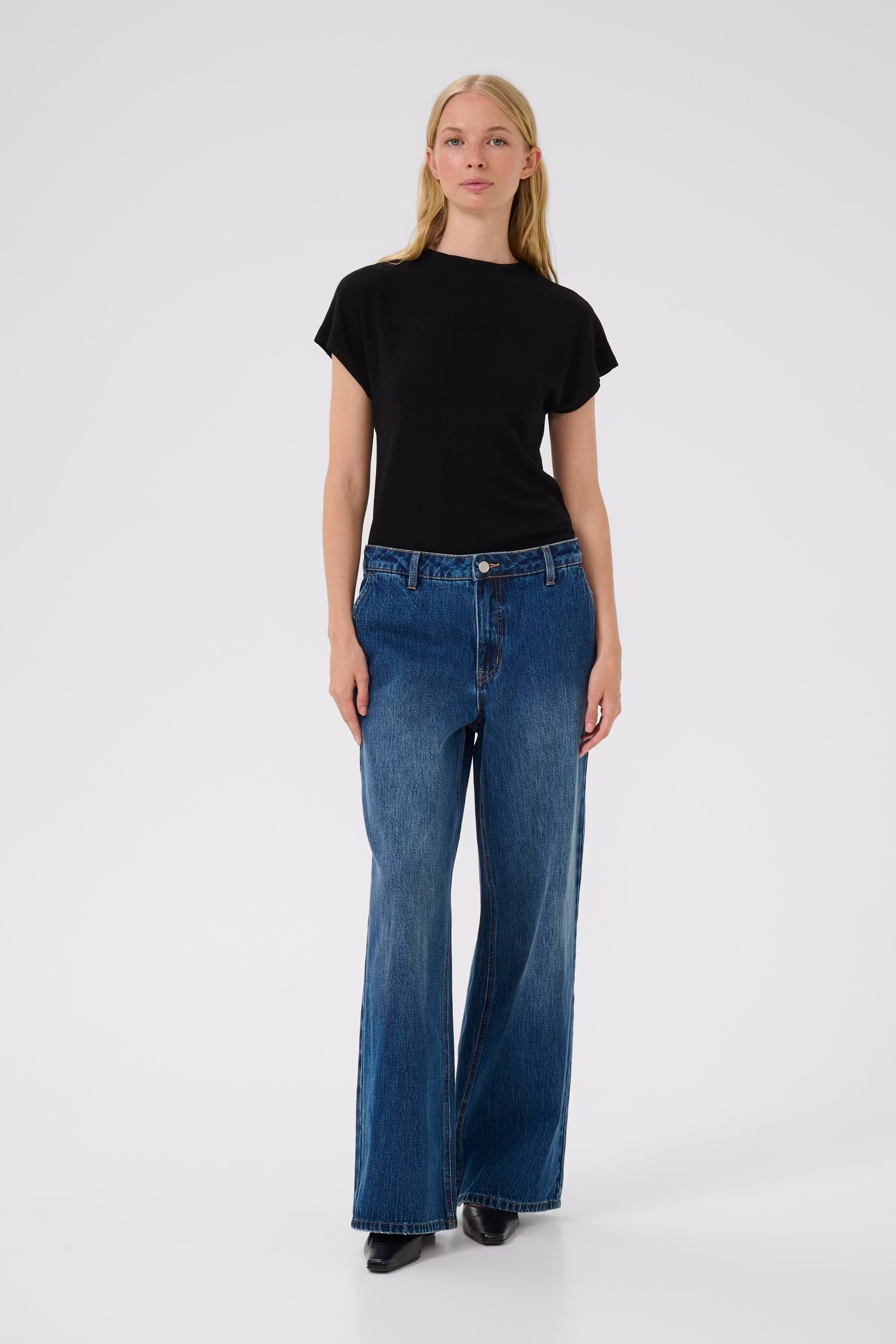 Dandy T-shirt LOOKBOOK FRONT 10102010-194008