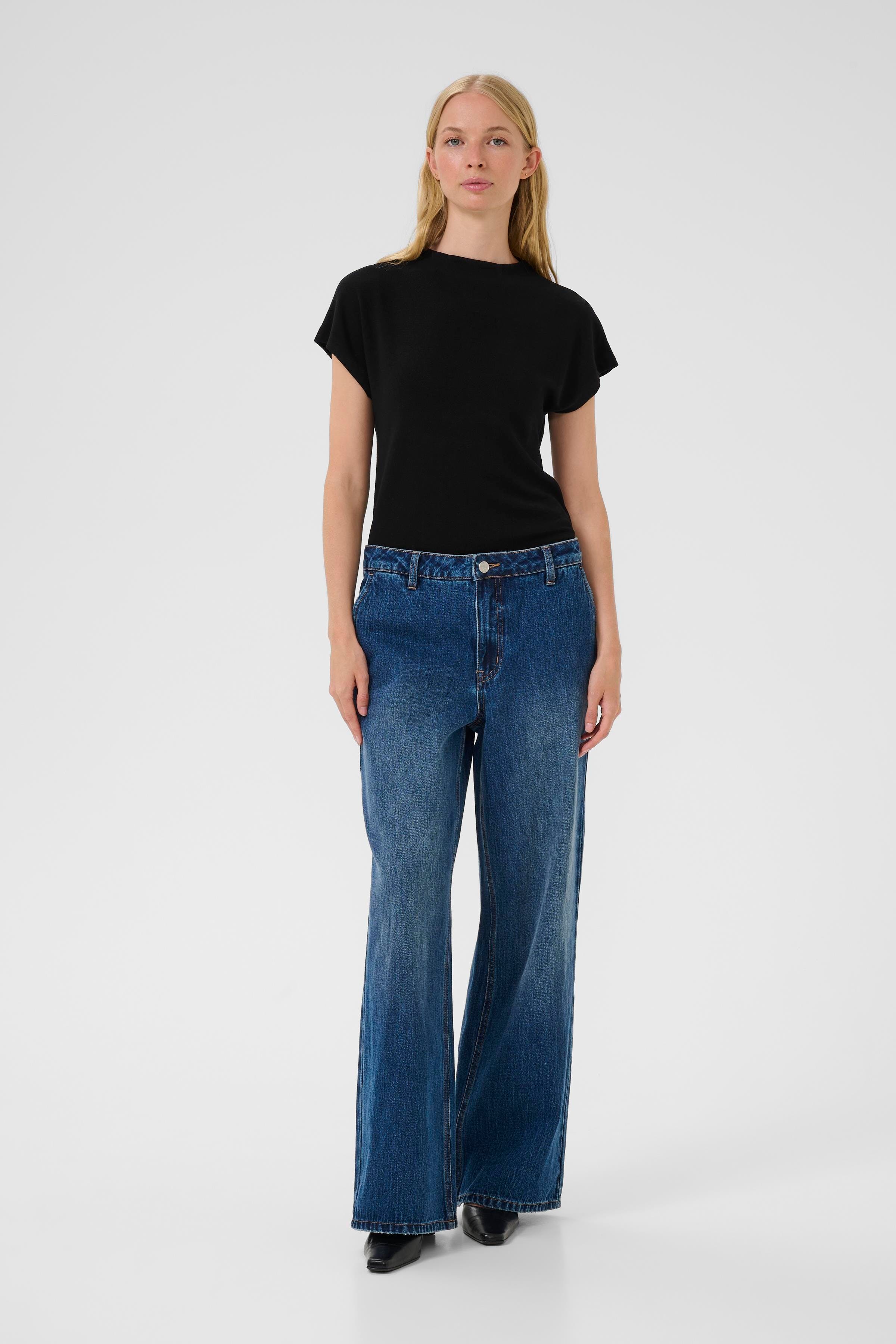 Dandy T-shirt LOOKBOOK FRONT 10102010-194008