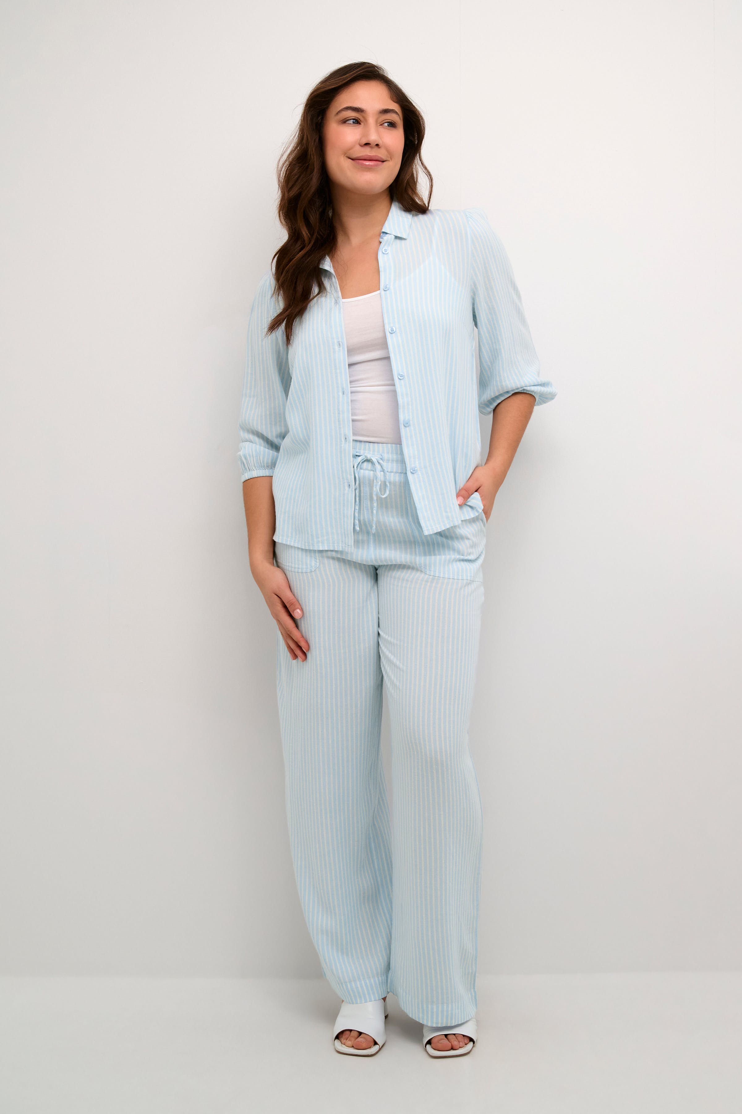 KAmilia Leinenhemd LOOKBOOK FRONT 10508361-105969