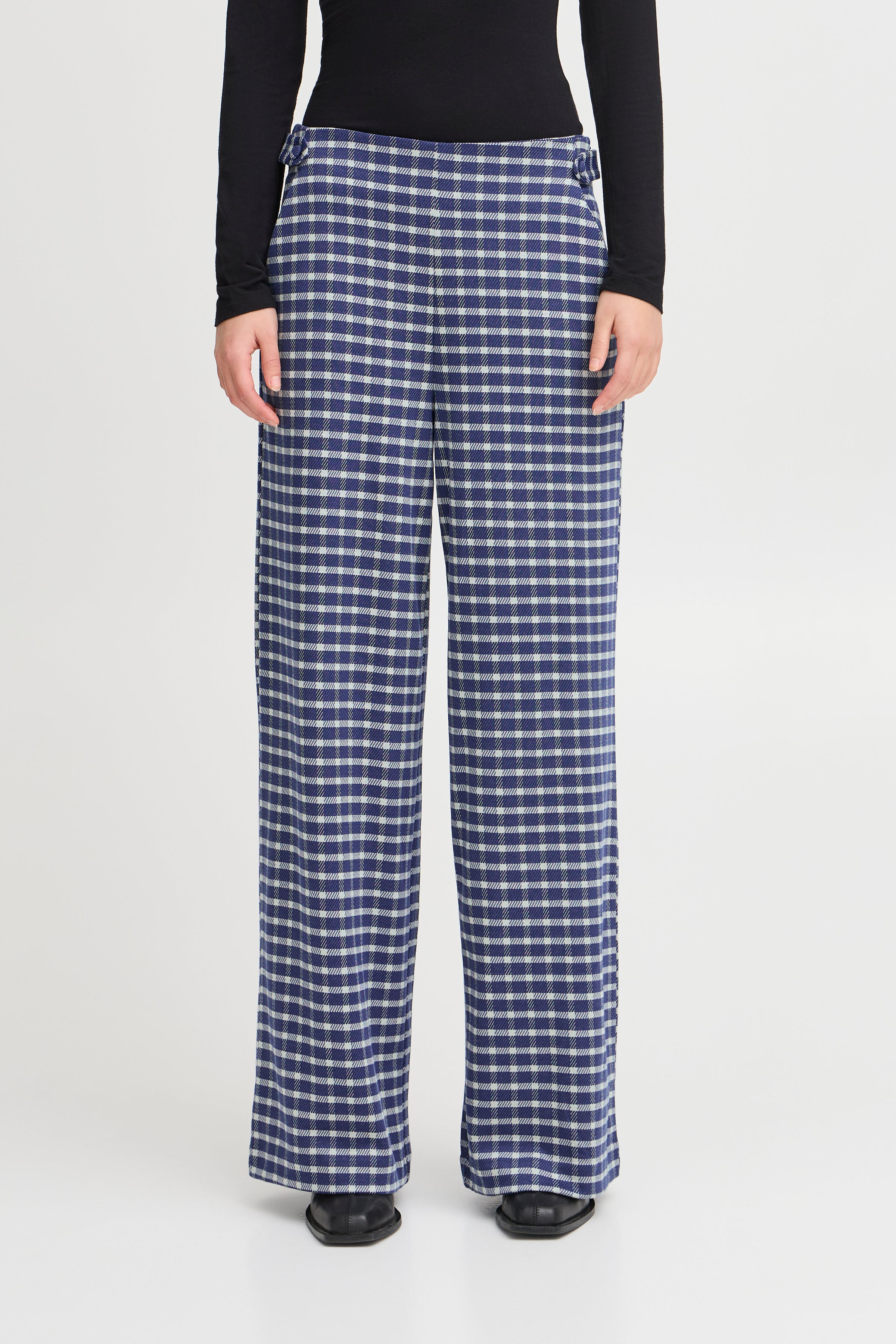 IHKATE CHECLÉ Casual pants LOOKBOOK FRONT 20122527-204151