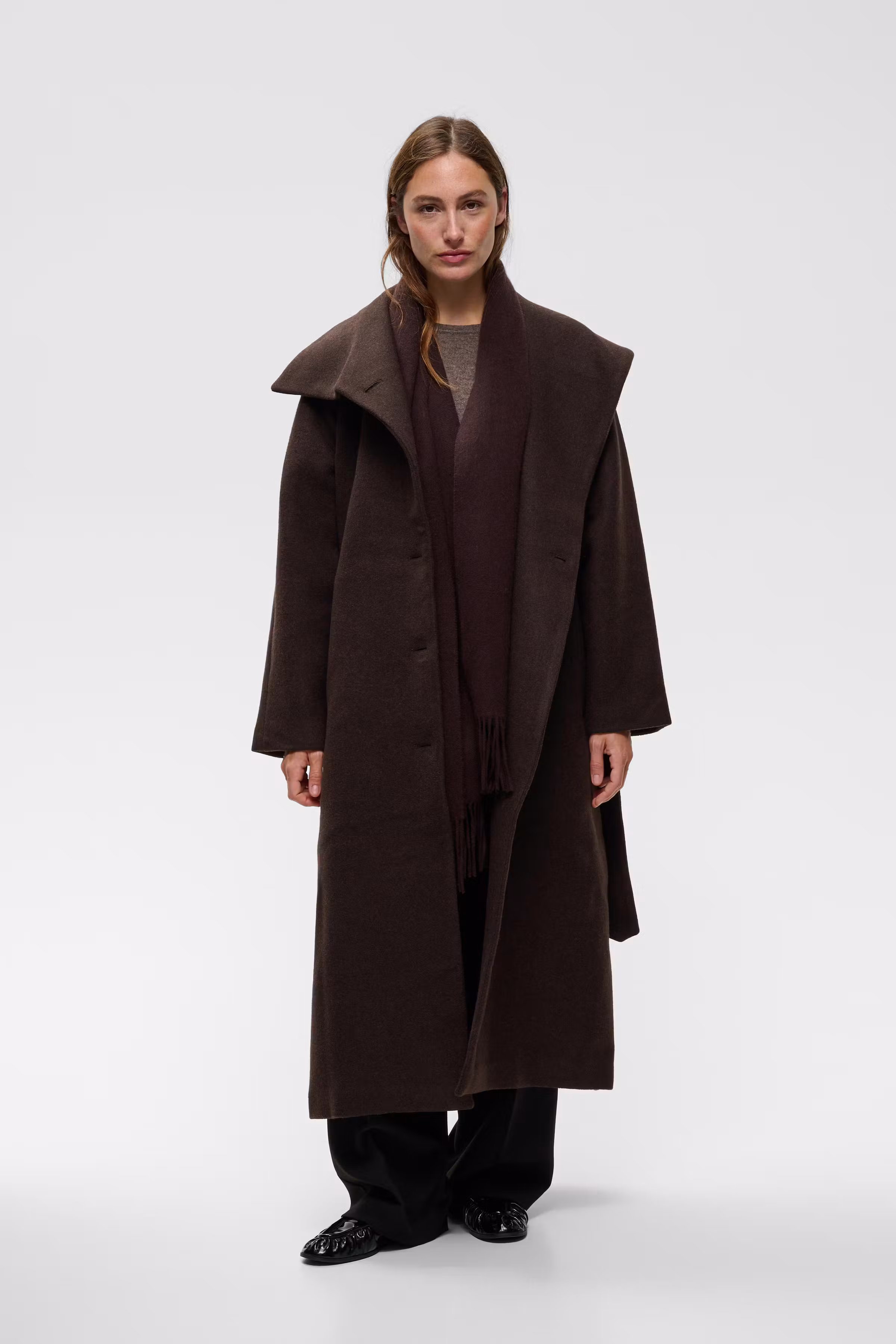 ZORAHIW Collar Mantel LOOKBOOK FRONT 30112646-191109