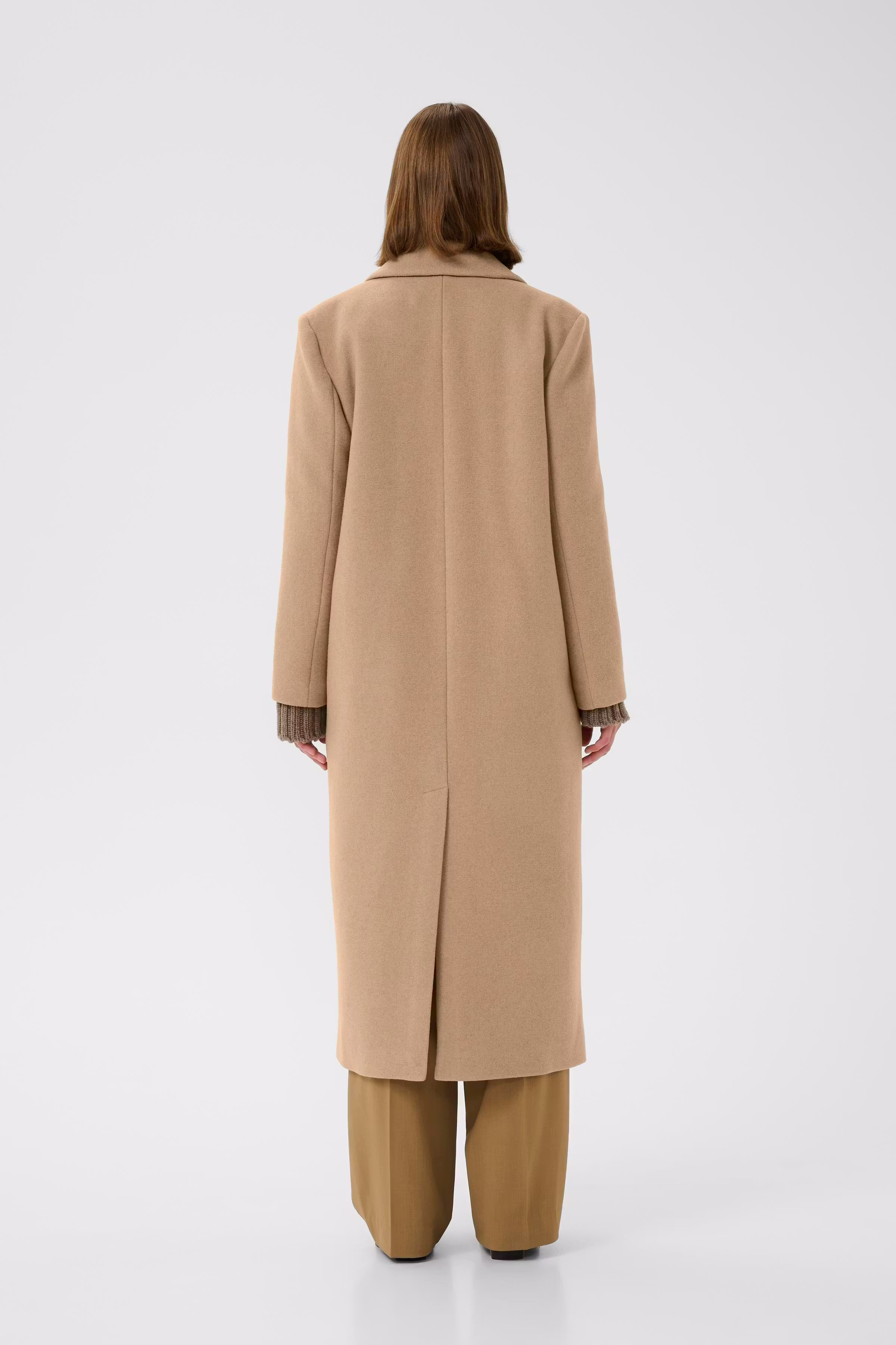 YunahIW Mantel LOOKBOOK BACK 30110610-171327