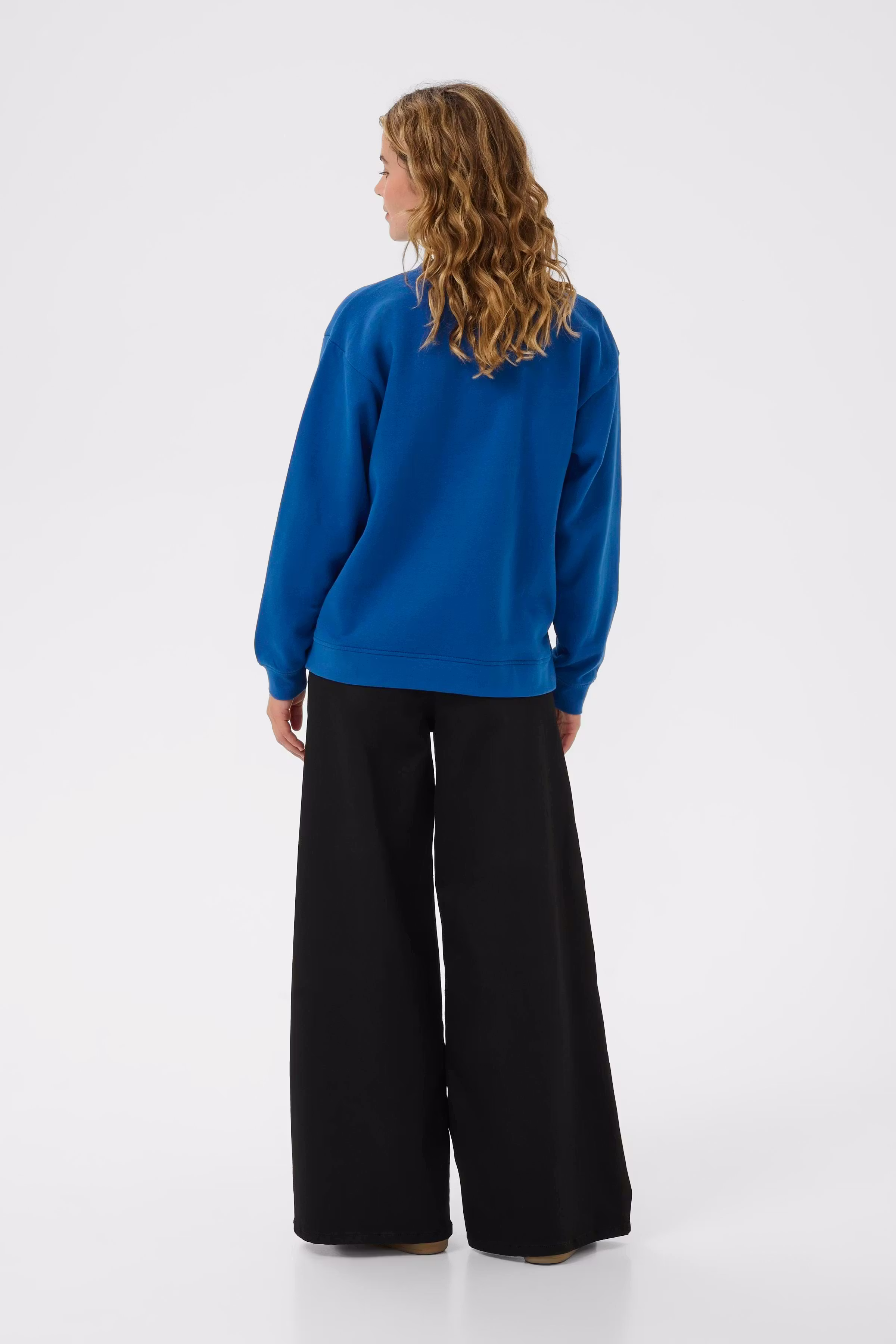 CRMirabella Sweatshirt LOOKBOOK BACK 10614203-194055