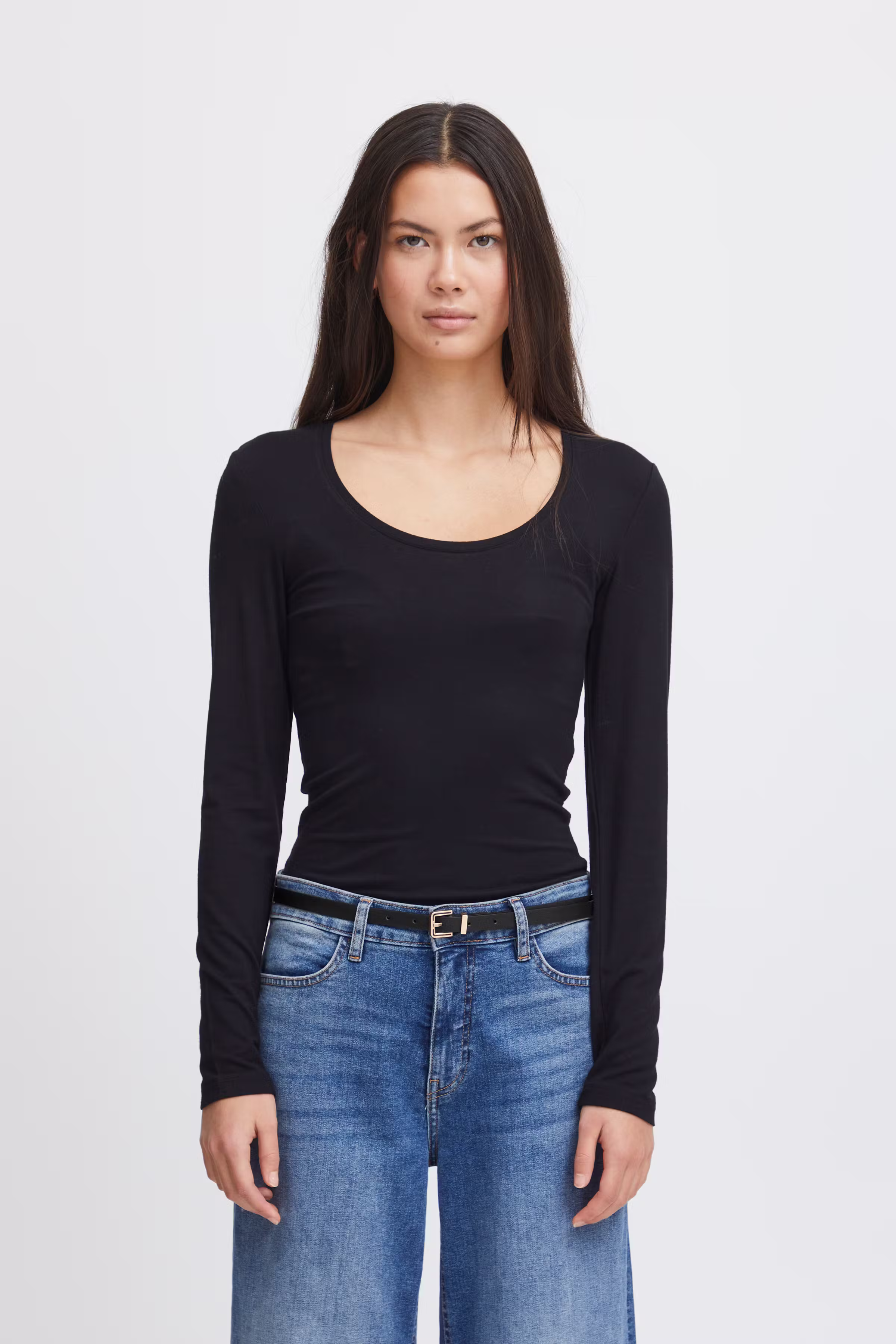 IAOLGA Belte LOOKBOOK FRONT 20120536-194008