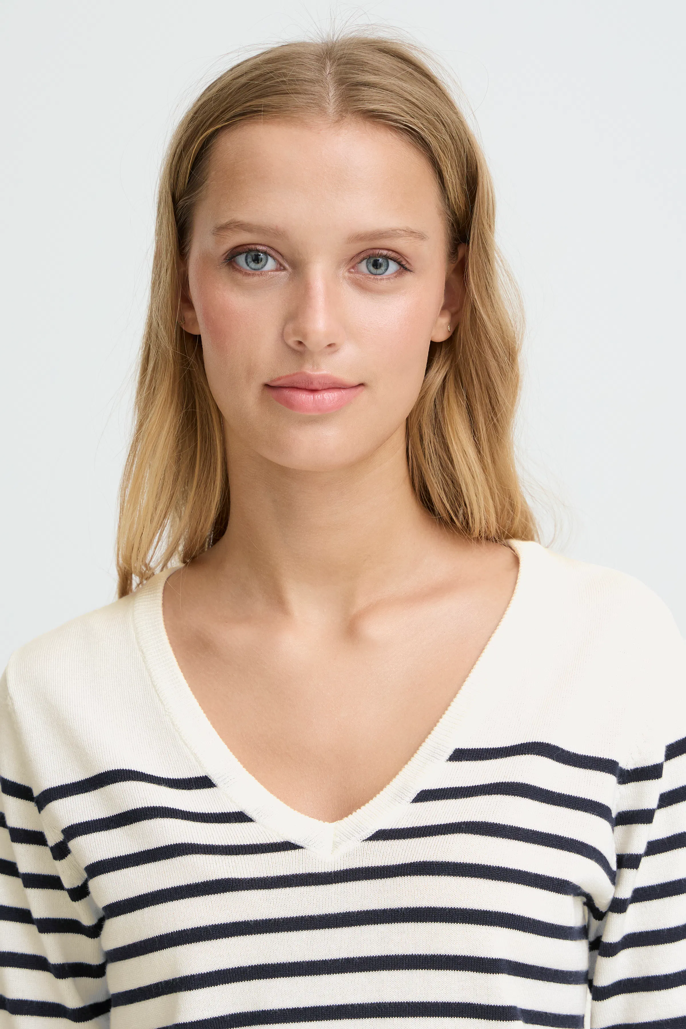 IHLULS V-Neck Pullover LOOKBOOK DETAIL 20125815-900006937