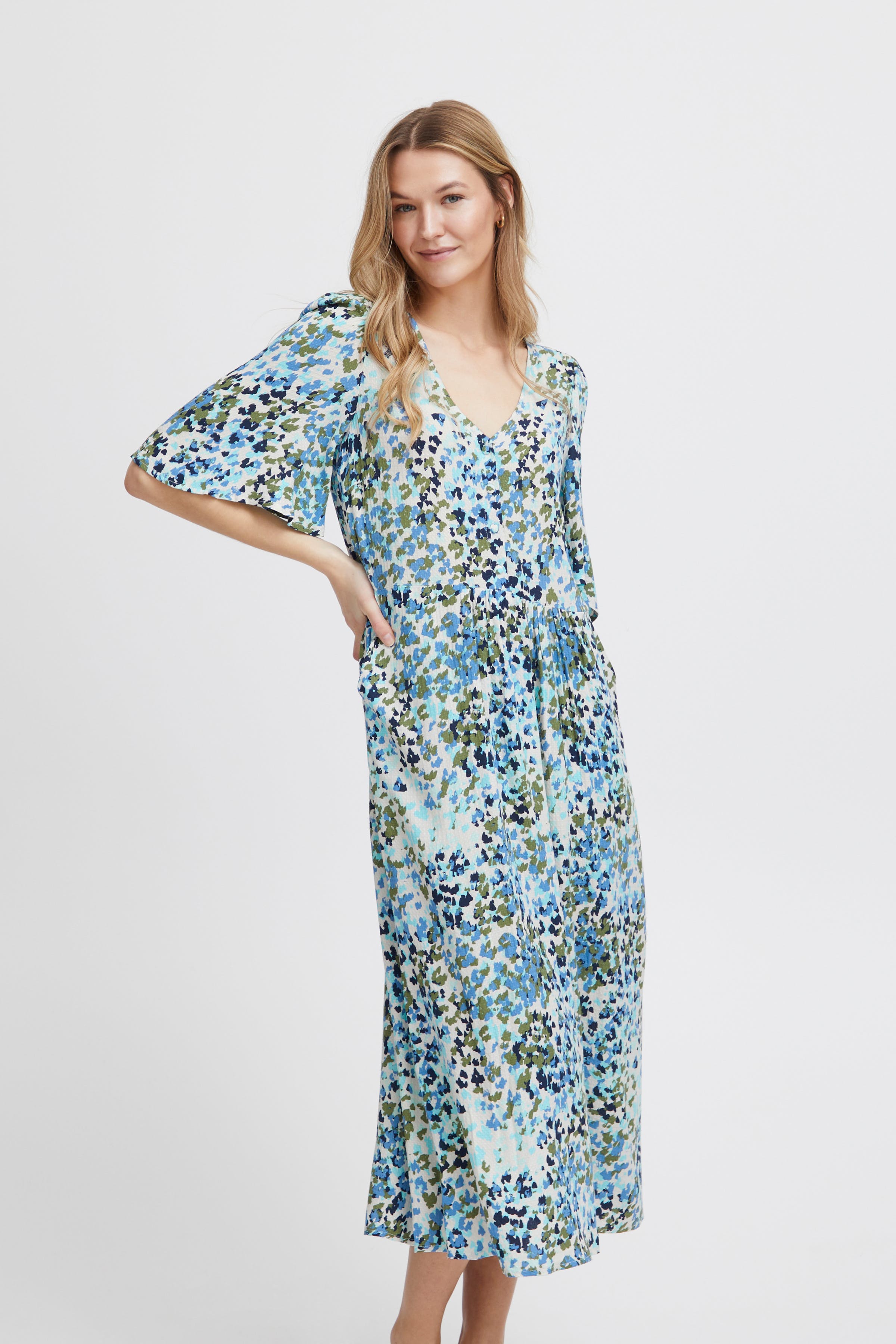 FROLIVA Kjole LOOKBOOK FRONT 20613662-203063