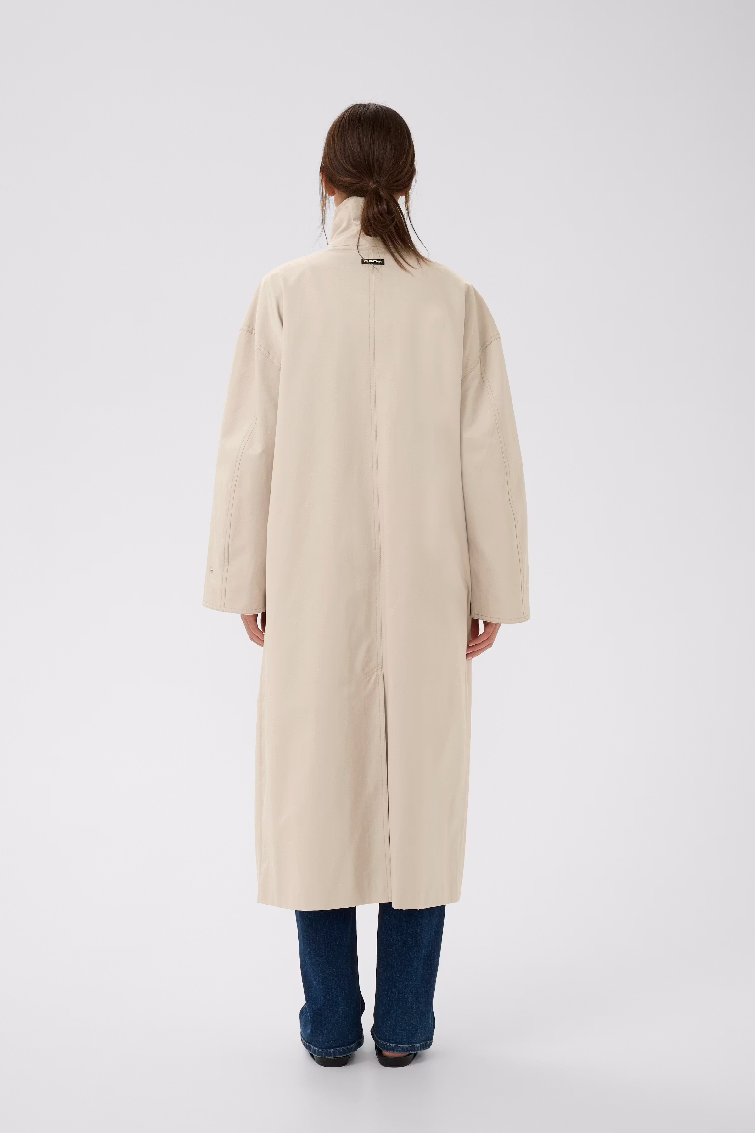 GRACELYNNIW Mantel LOOKBOOK BACK 30112271-154503