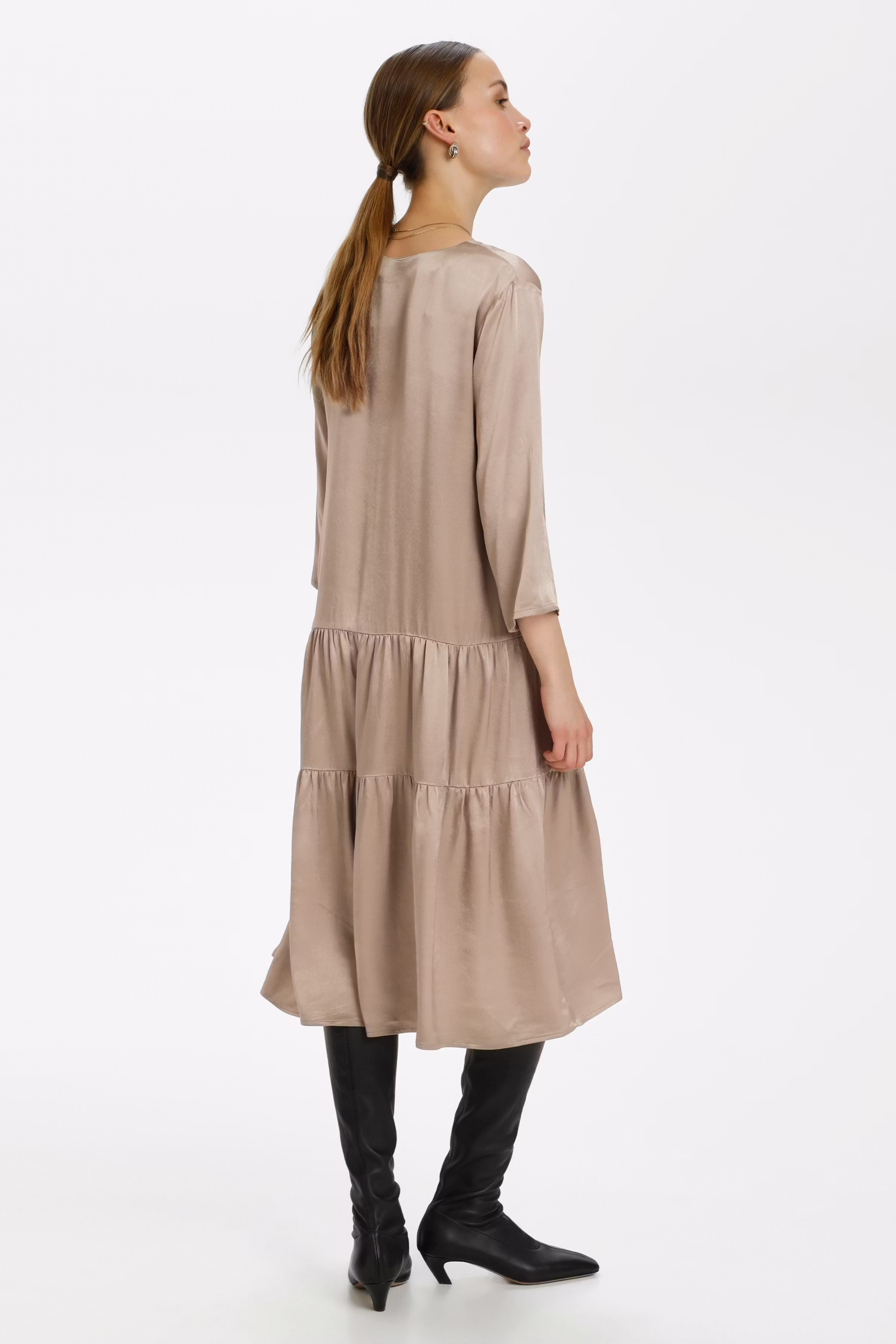 SLKatharine Dress

 LOOKBOOK BACK 30405798-181110