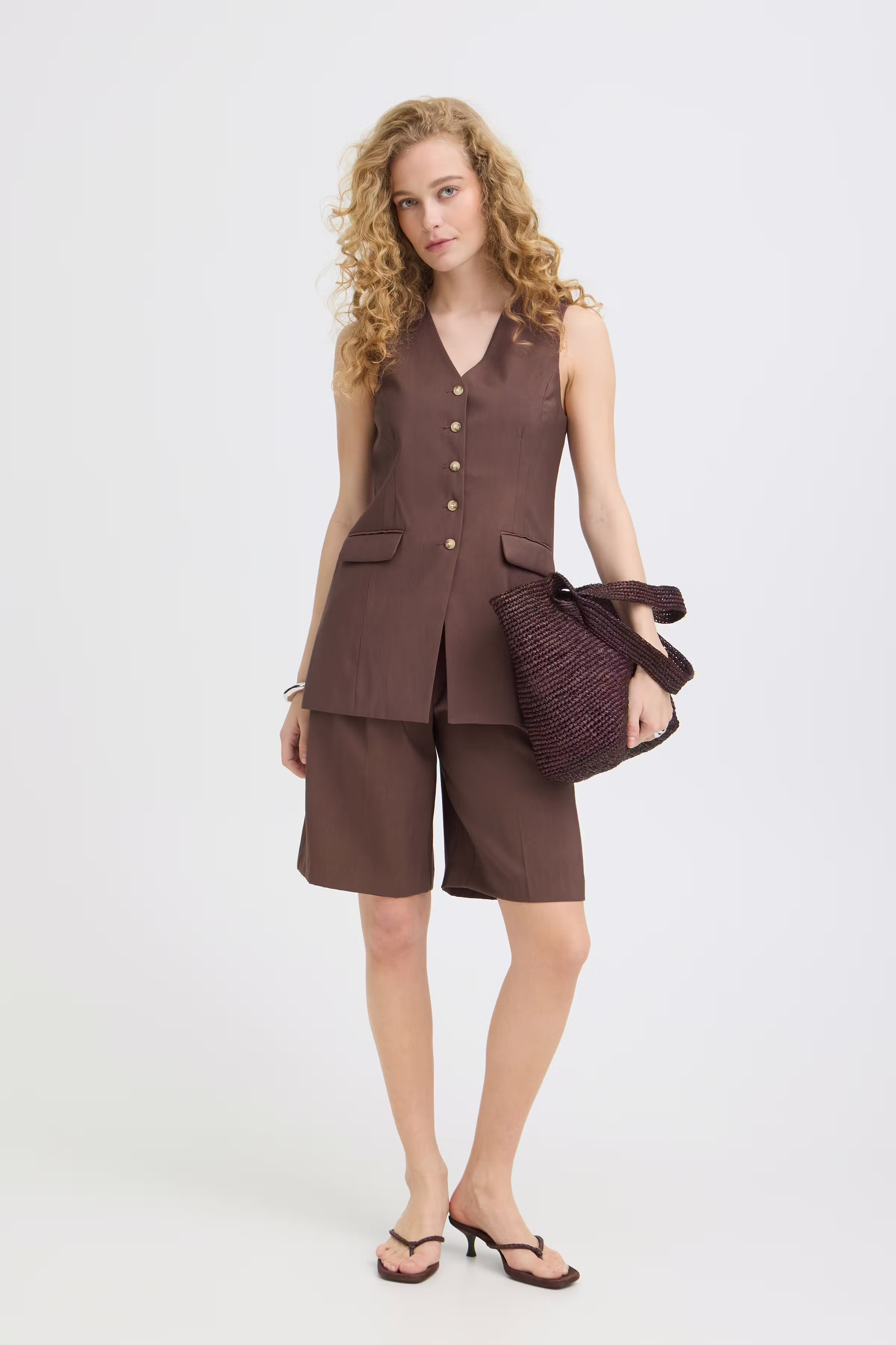 BYESSIE Vest LOOKBOOK FRONT 20818931-191012